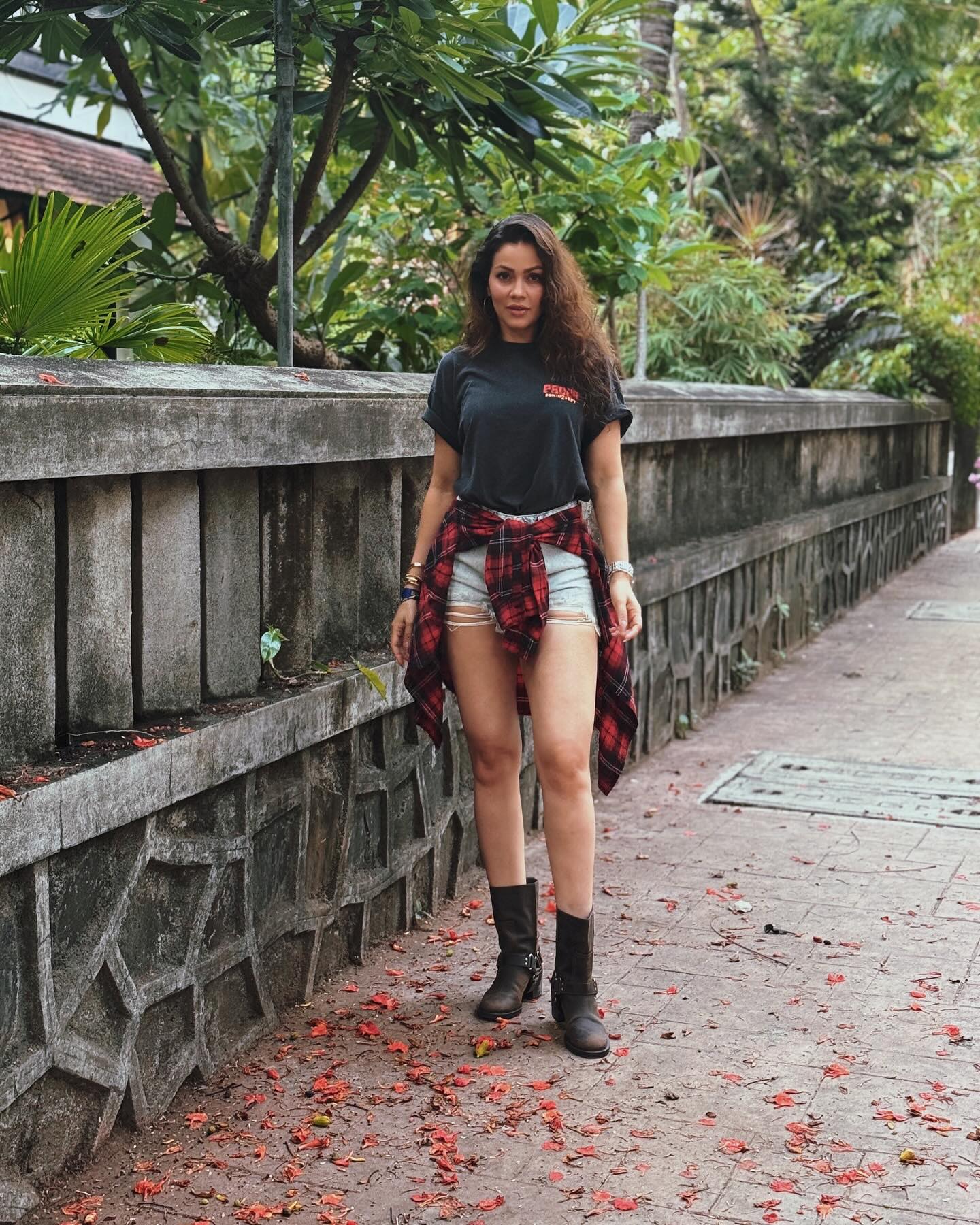 Waluscha De Sousa Pays Tribute To Guns N’ Roses