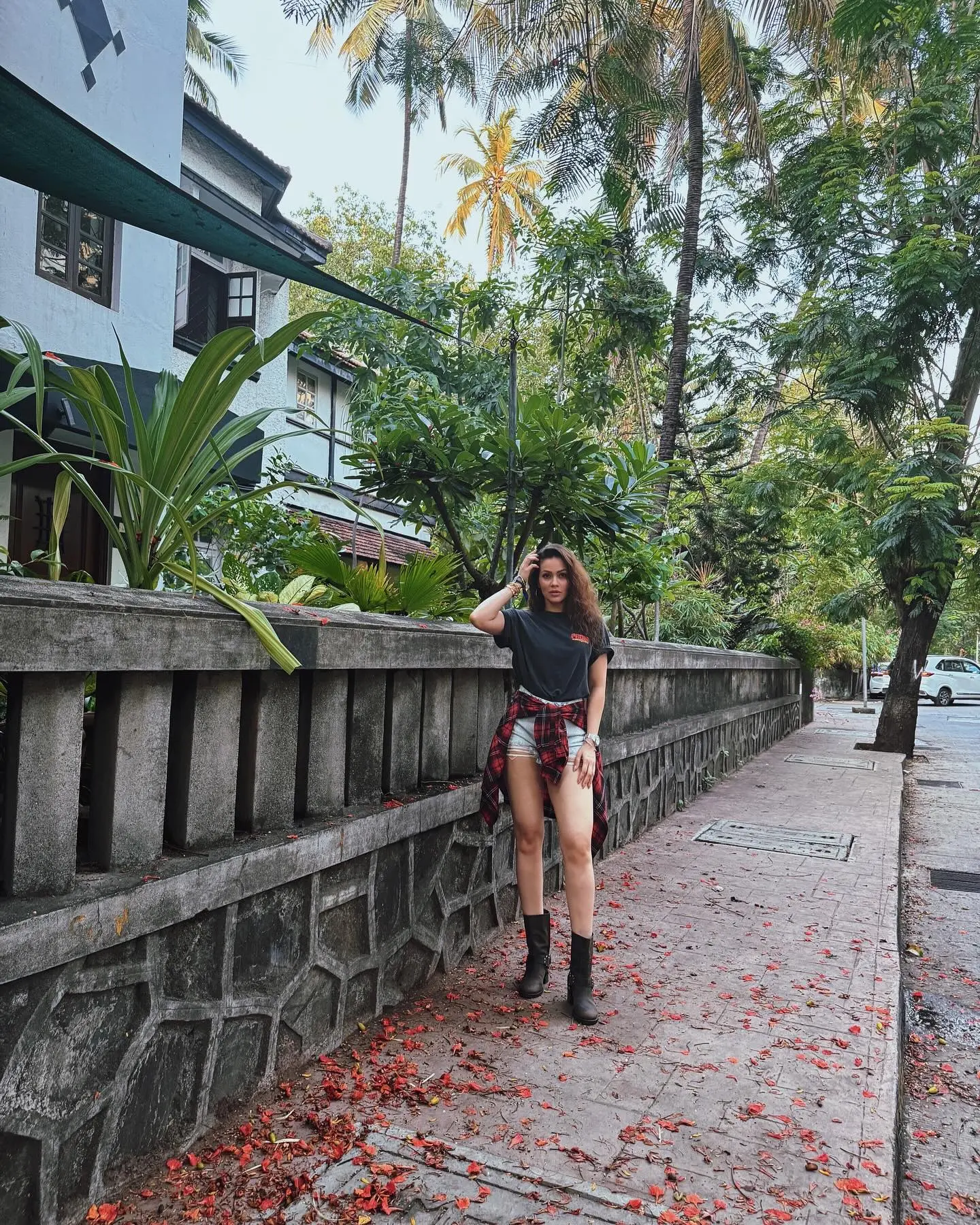 Waluscha De Sousa Pays Tribute To Guns N’ Roses