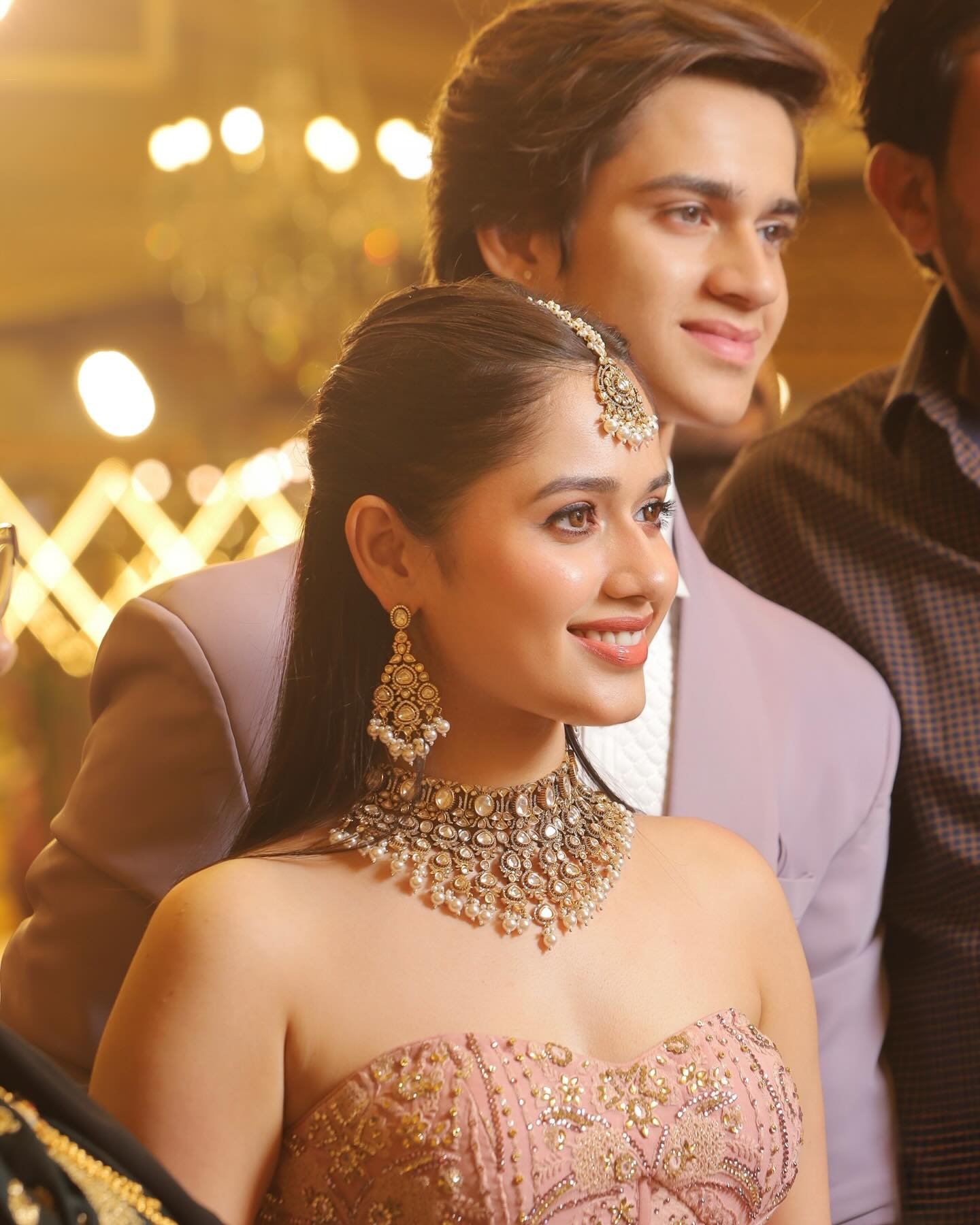 Wedding Moments: Jannat Zubair Rahmani’s Stylish Photos Exclusive glimpse into the elegant celebration, featuring exquisite designers and radiant charm.