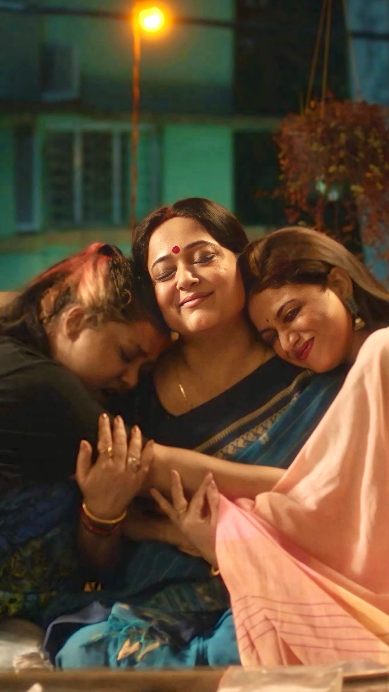 SVF pays tribute to the nurturing haven that mothers represent with heartfelt flair. SVF♥!!