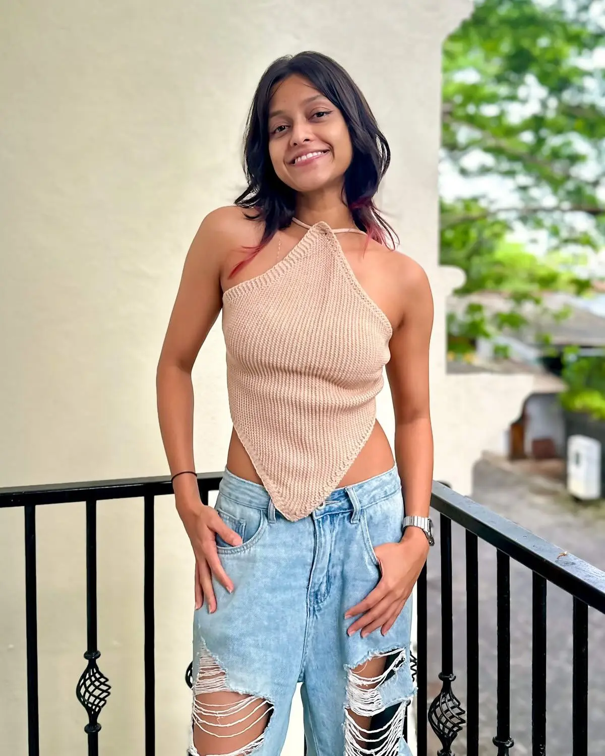 Yohani Ignites Buzz With Licenced First Drop Yohani dazzles with new debut collection merging music & fashion at Colombo's trendy venue!
