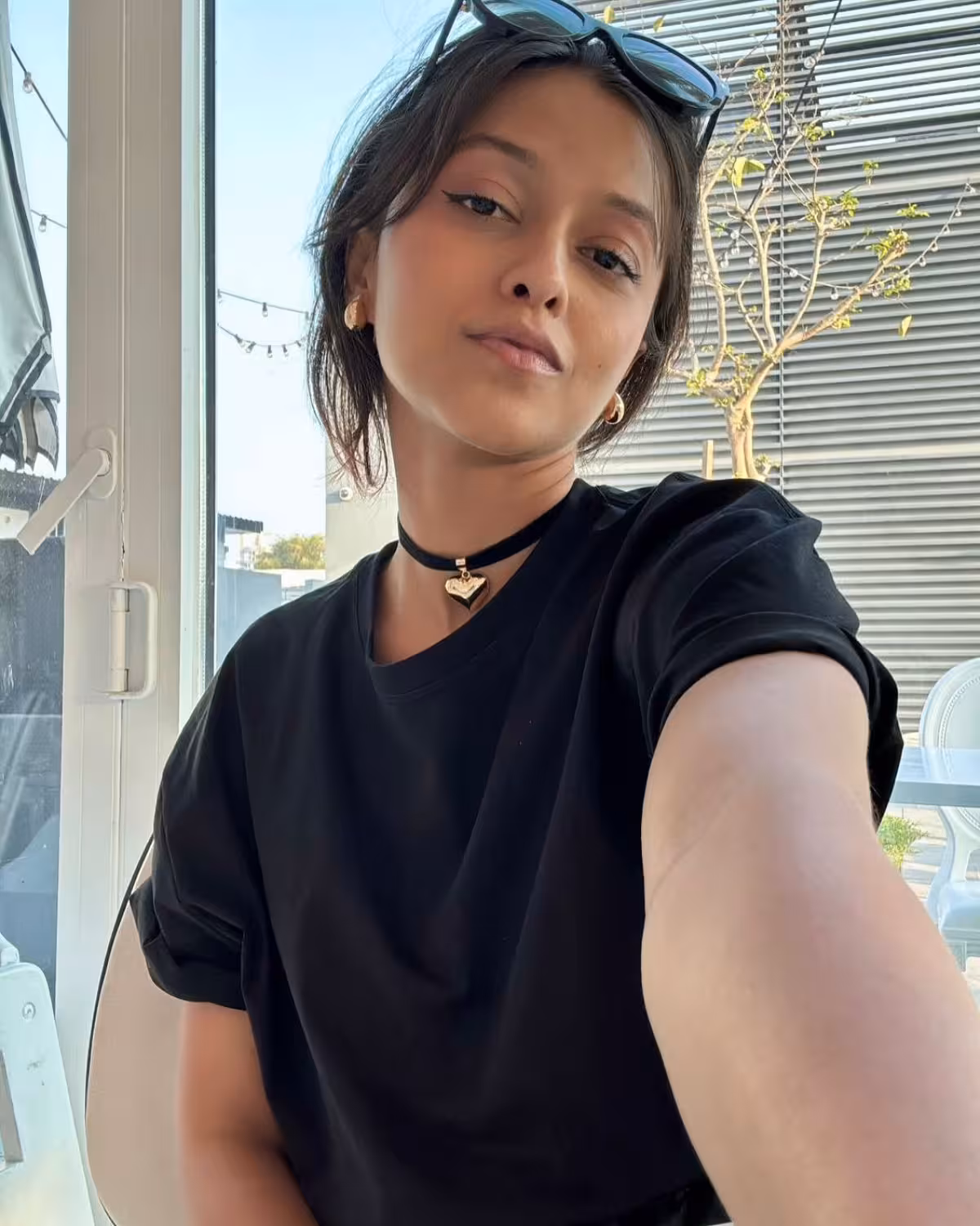 Yohani shares her beloved coffee order on Instagram, lighting up chatter among loyal fans.
