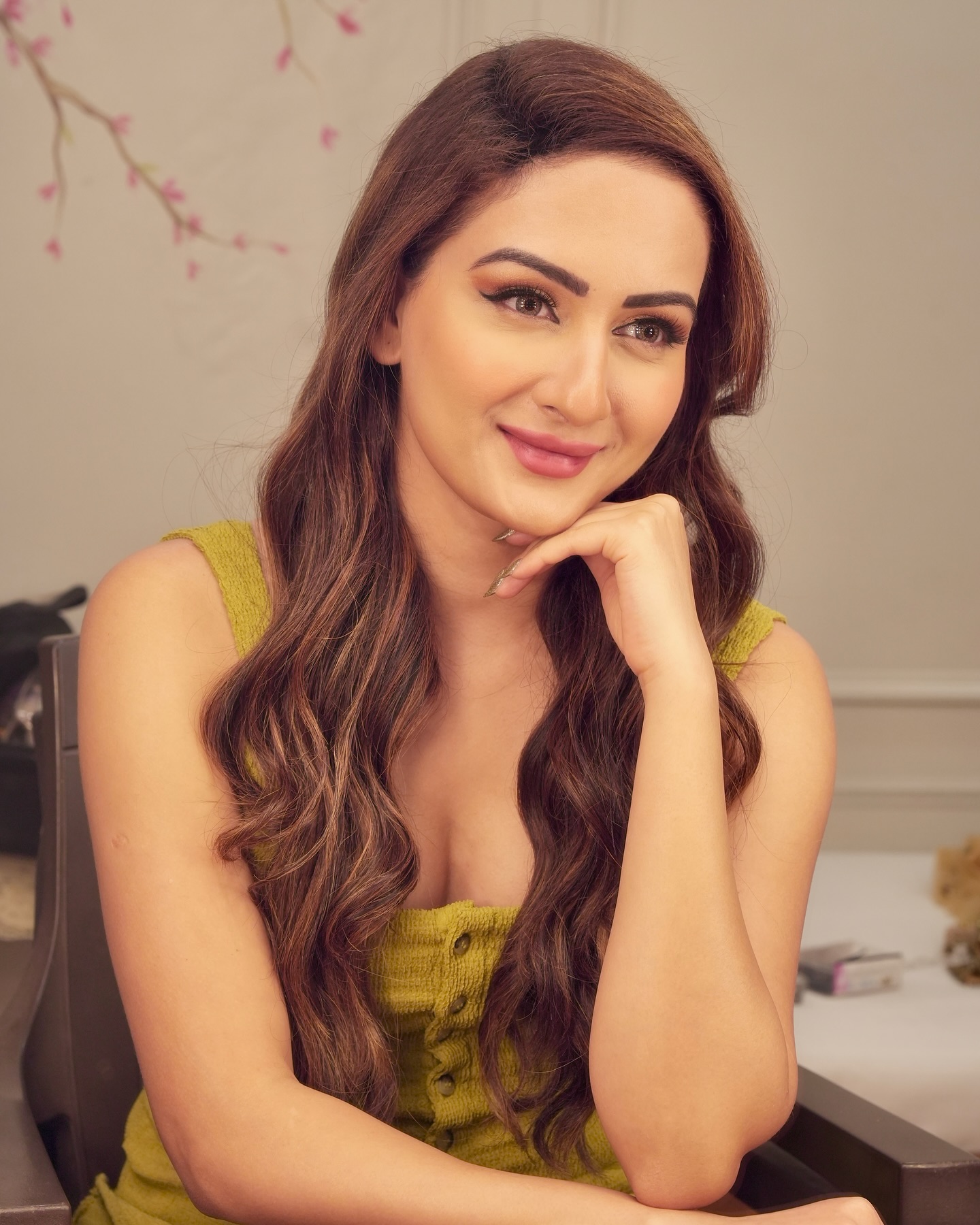 Zaara Yesmin Unveils Kudi Anjani Look