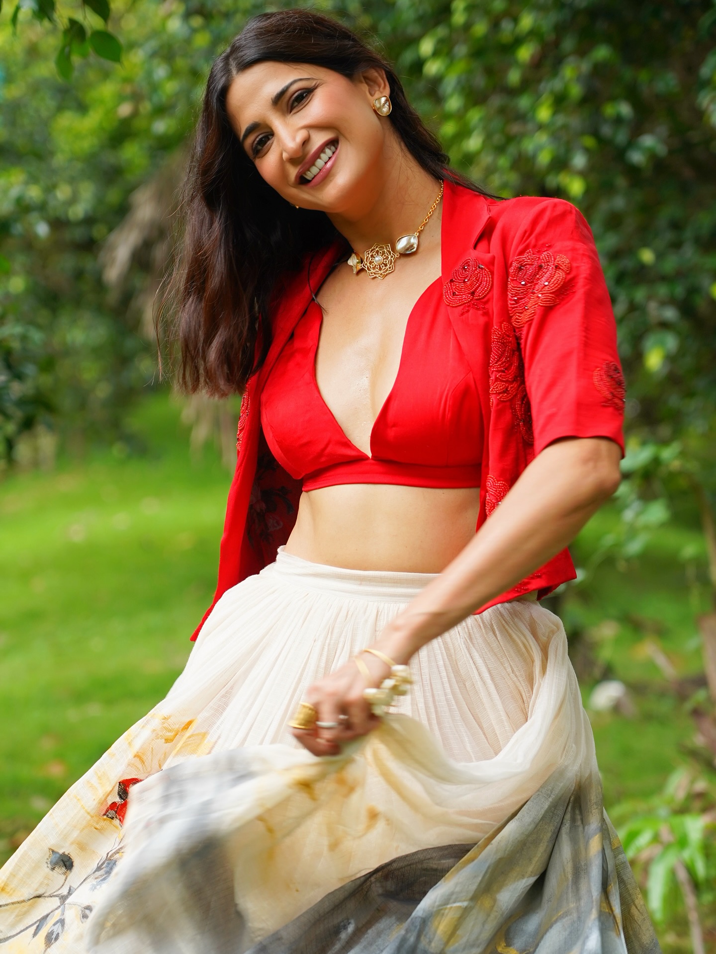 Aahana Kumra Stuns in Mesmerizing Photoshoot