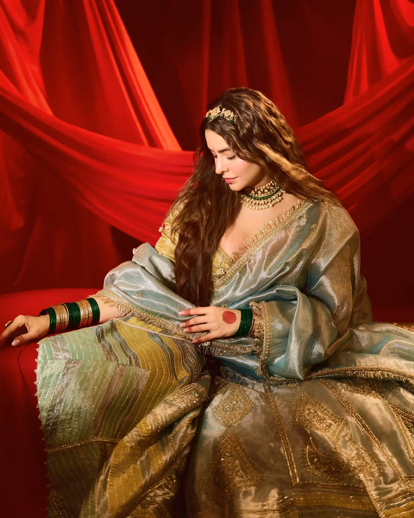 Aamna Sharif Shines In Chic Lehenga Look Aamna Sharif dazzles in chic lehenga; intricate jewellery steals the spotlight at a gala.