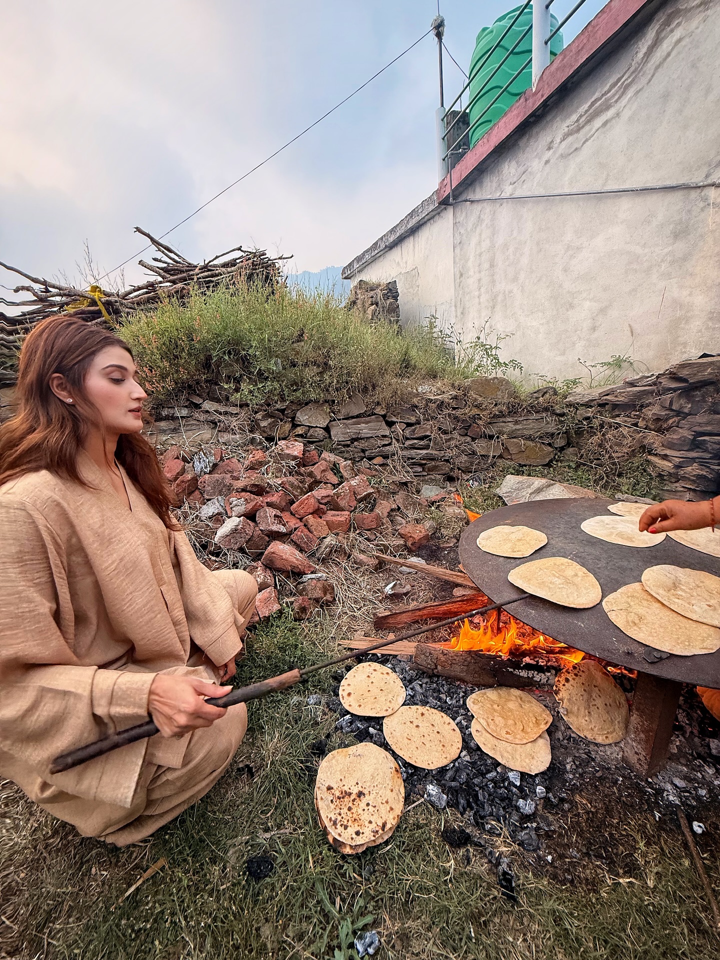 Aarushi Nishank Embraces Uttarakhand’s Culinary Heritage
