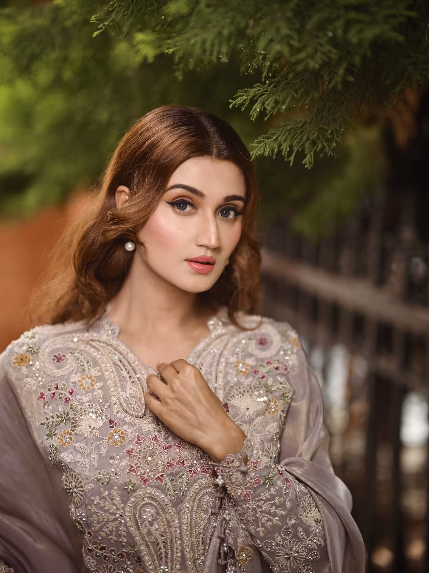 Aarushi Nishank’s Magical Lace Photoshoot Romance meets glamour as delicate lace and Bollywood magic define a stunning style. wflair