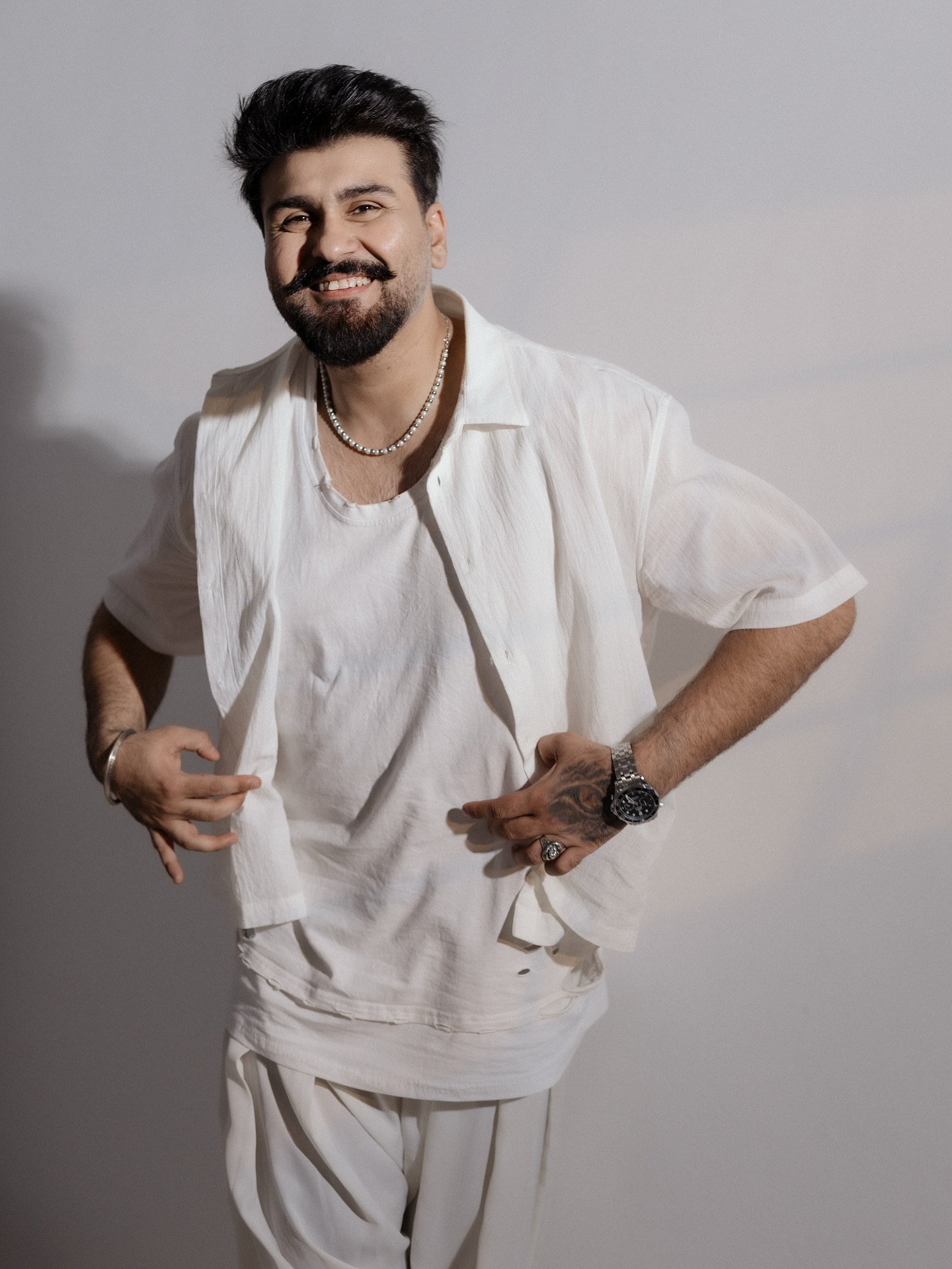 Aarya Babbar Spreads Smiles in Latest Photoshoot