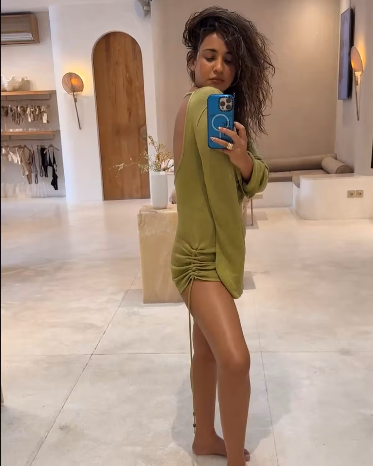 Aisha Sharma’s Bold Style Moment Aisha Sharma stuns in daring dresses and a perfect handstand, exuding limitless zeal. Wow!