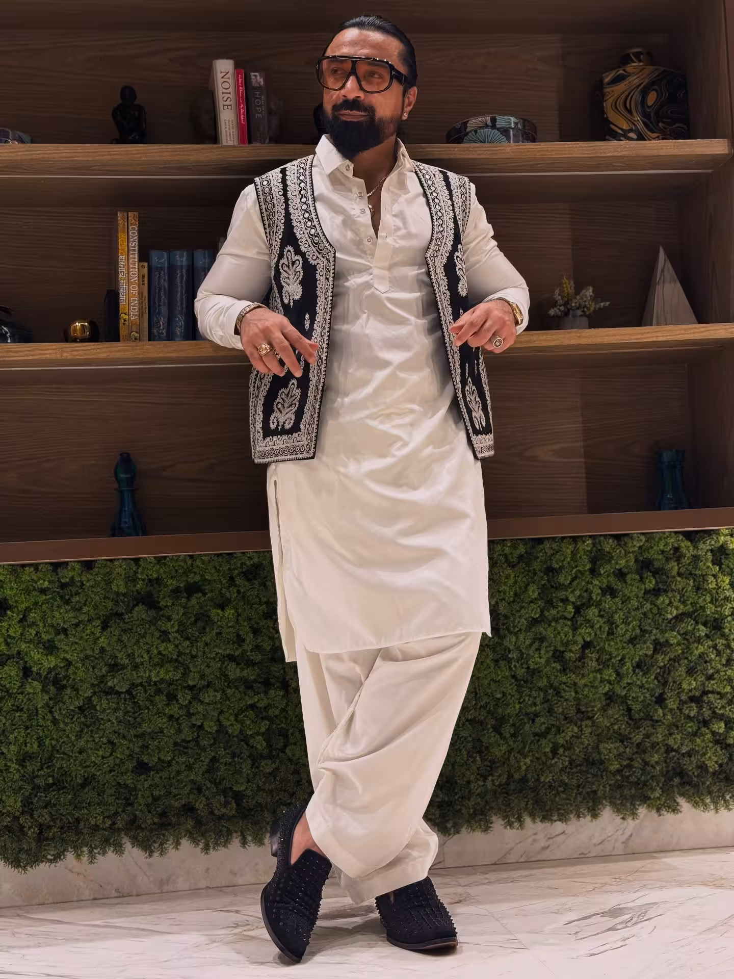 Celebrity Ajaz Khan ignites buzz over fake critiques and insincere remarks on social media