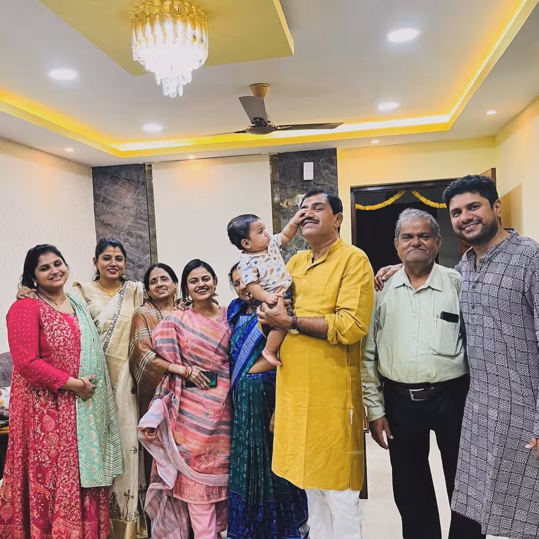 Ananya Nanda Birthday Tribute Celebrates Family Ties