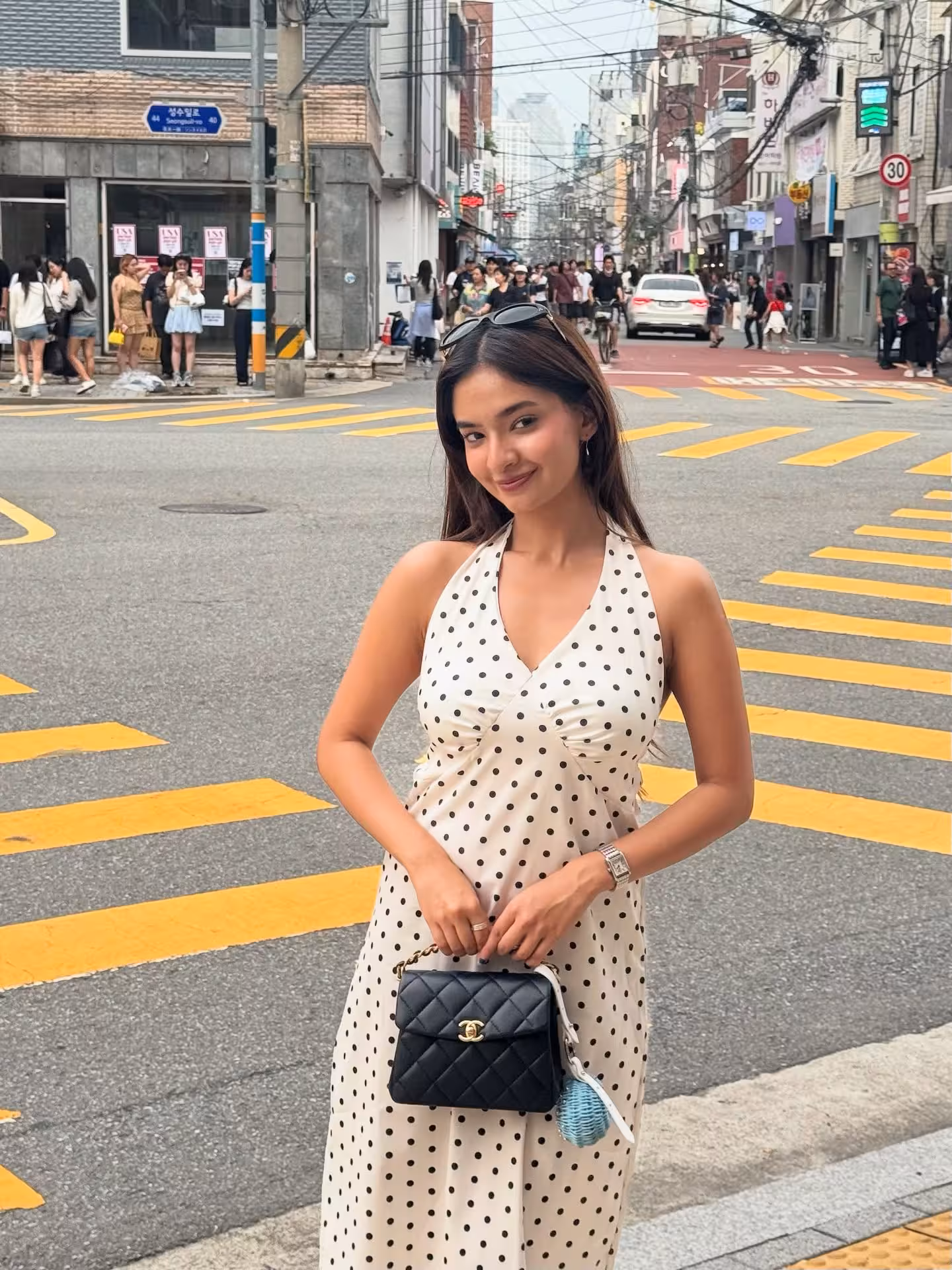 Anushka Sen Illuminates Seoul With Soulful Vibes