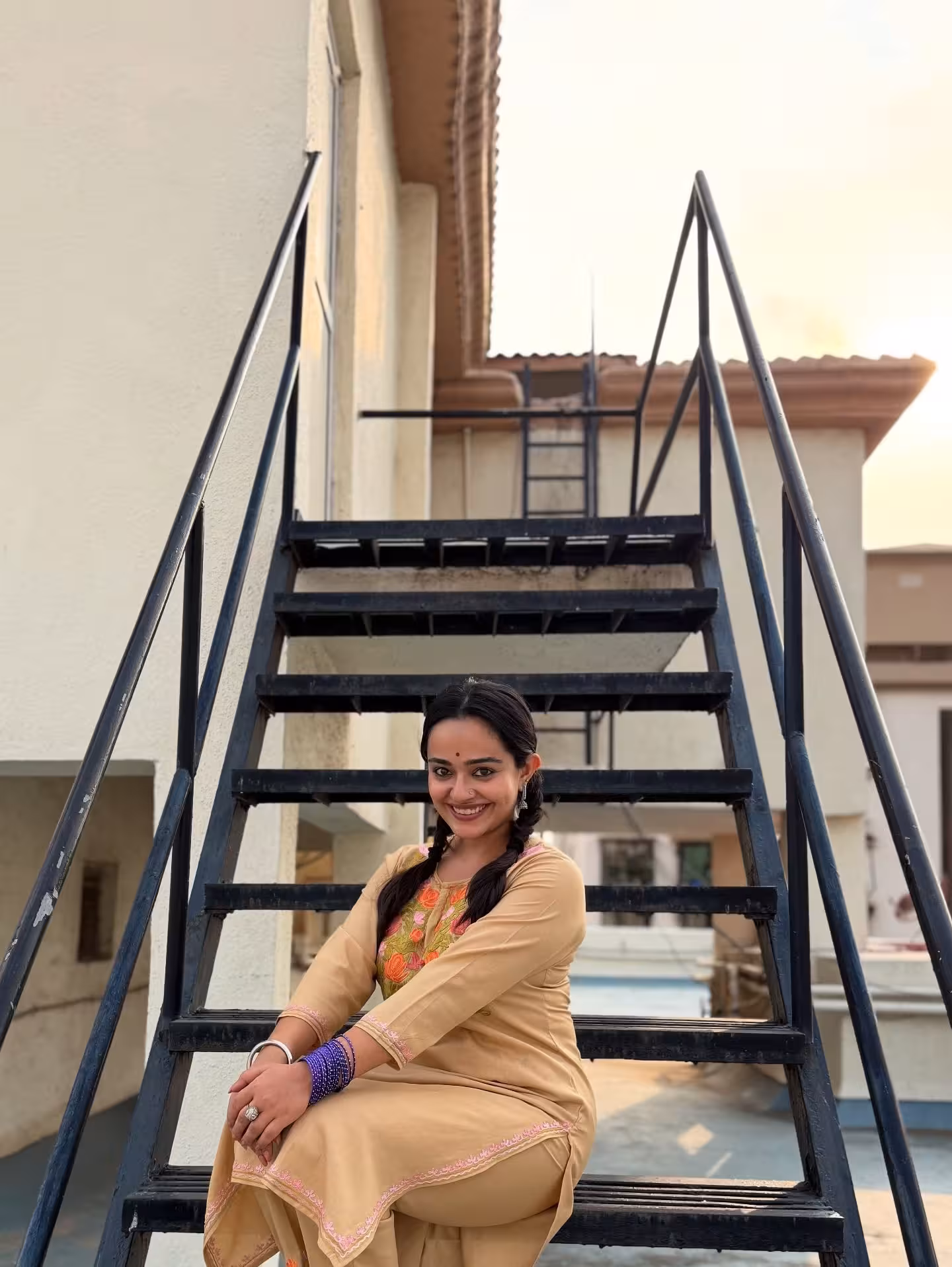 Apoorva Arora Clinches Mirchi Award For OTT Comedy