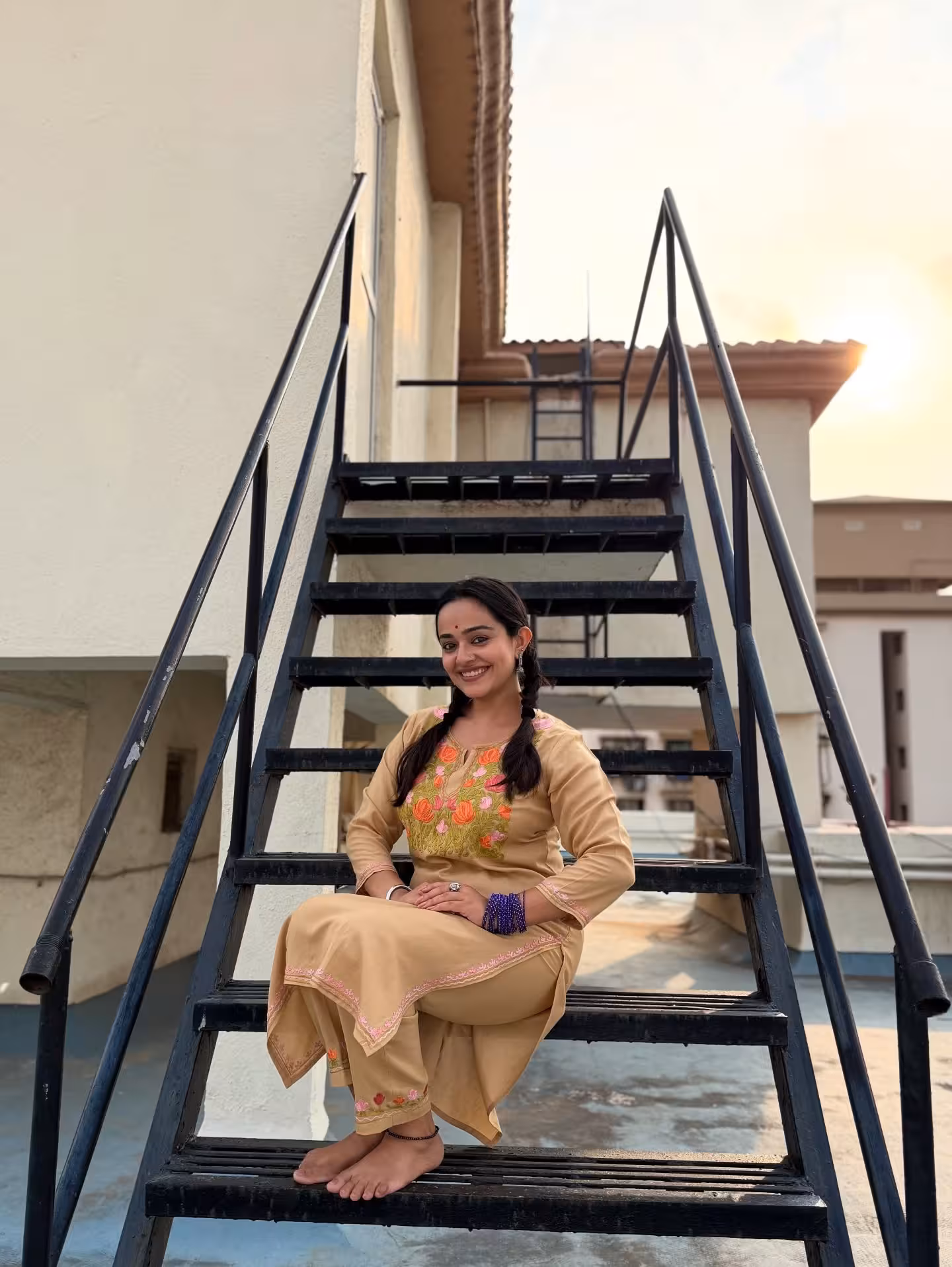 Apoorva Arora Clinches Mirchi Award For OTT Comedy