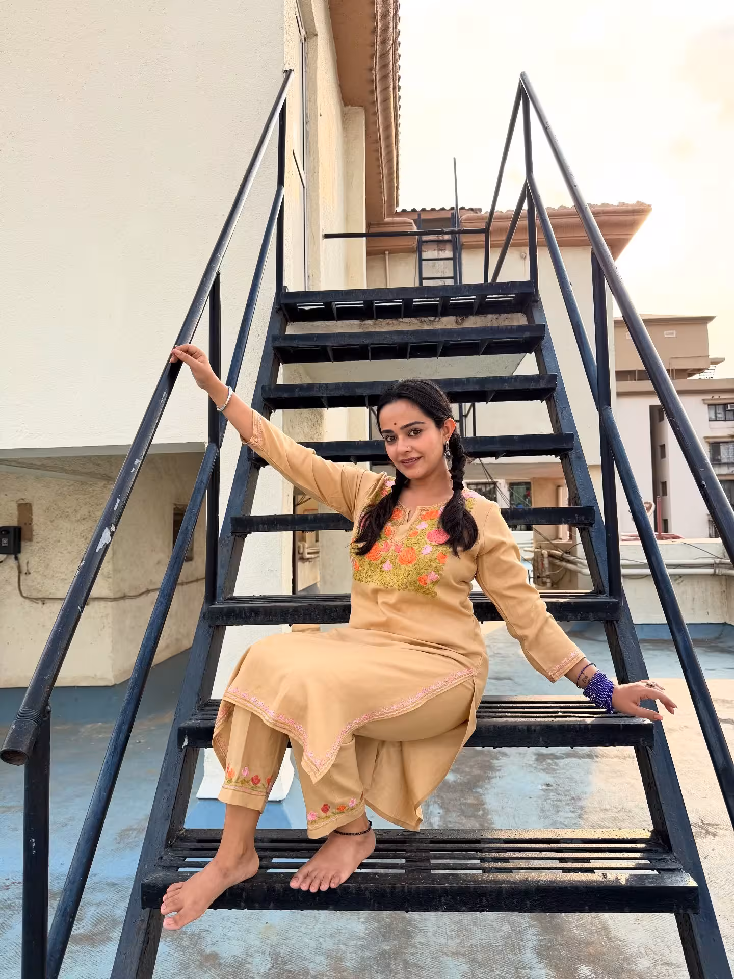 Apoorva Arora Clinches Mirchi Award For OTT Comedy
