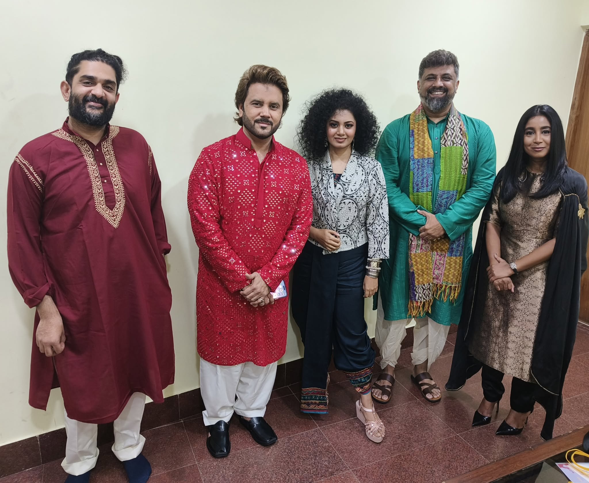 Backstage Smiles at World Music Day Concert