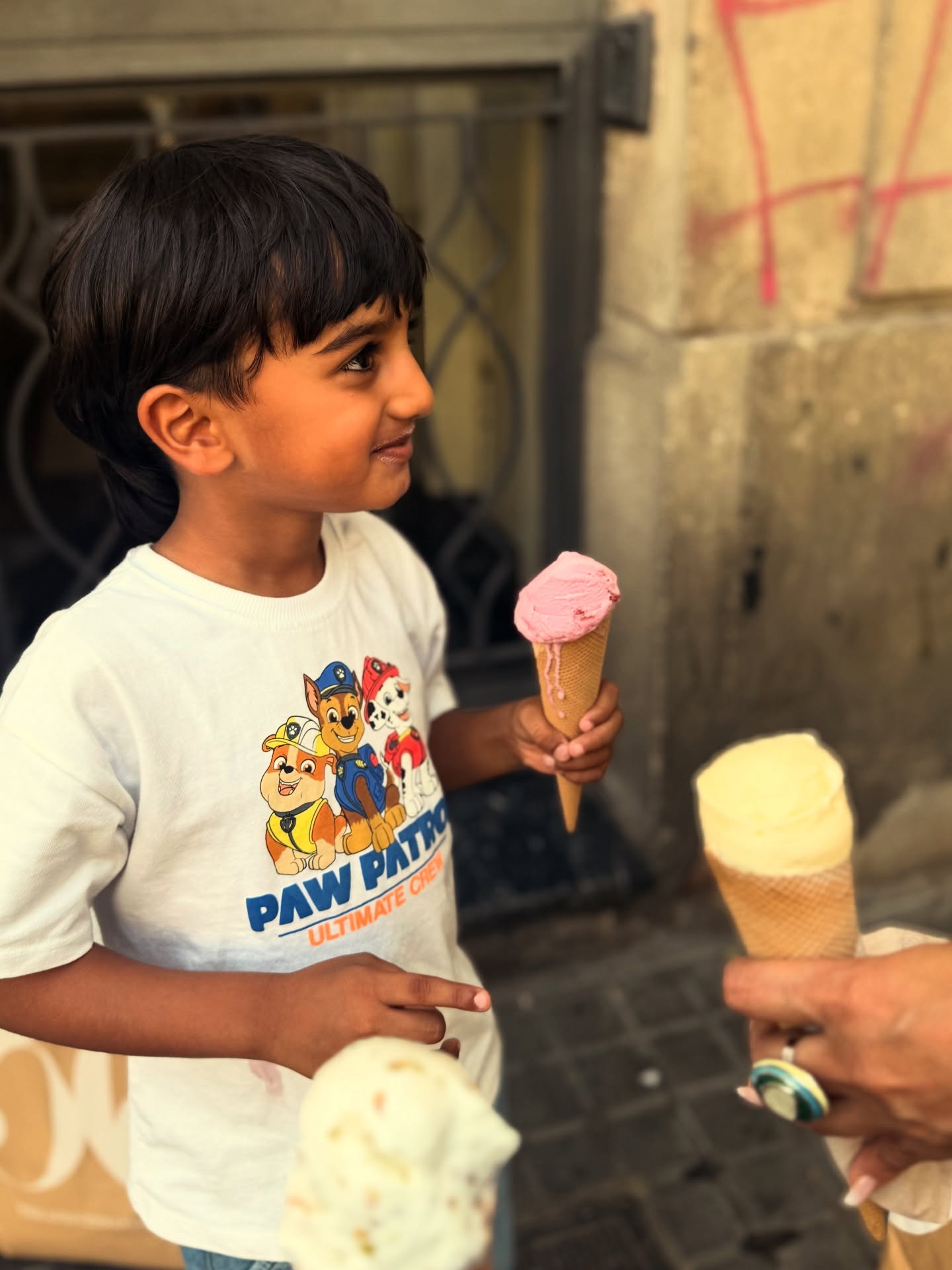 Barcelona Bits: Anita's Vibrant Spanish Moments