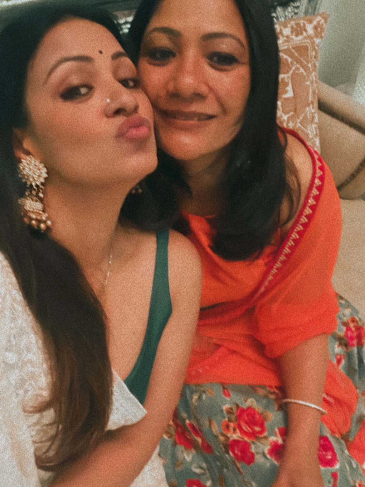 Barkha Celebrates Sister’s 50th Birthday