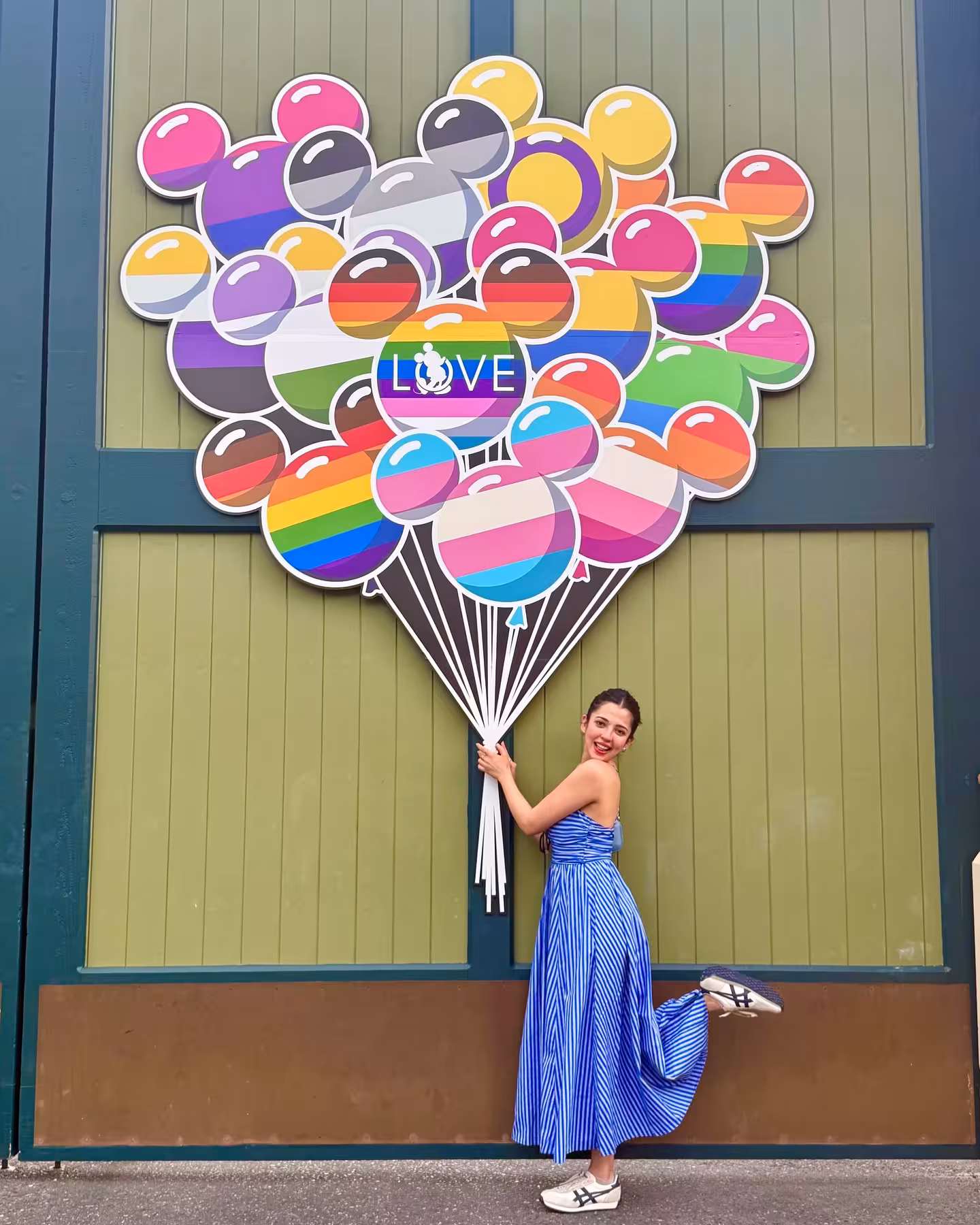 Barkha Singh’s Disneyland Selfie Adventure Barkha Singh delights fans with her playful Disneyland selfie adventure and quirky humor!