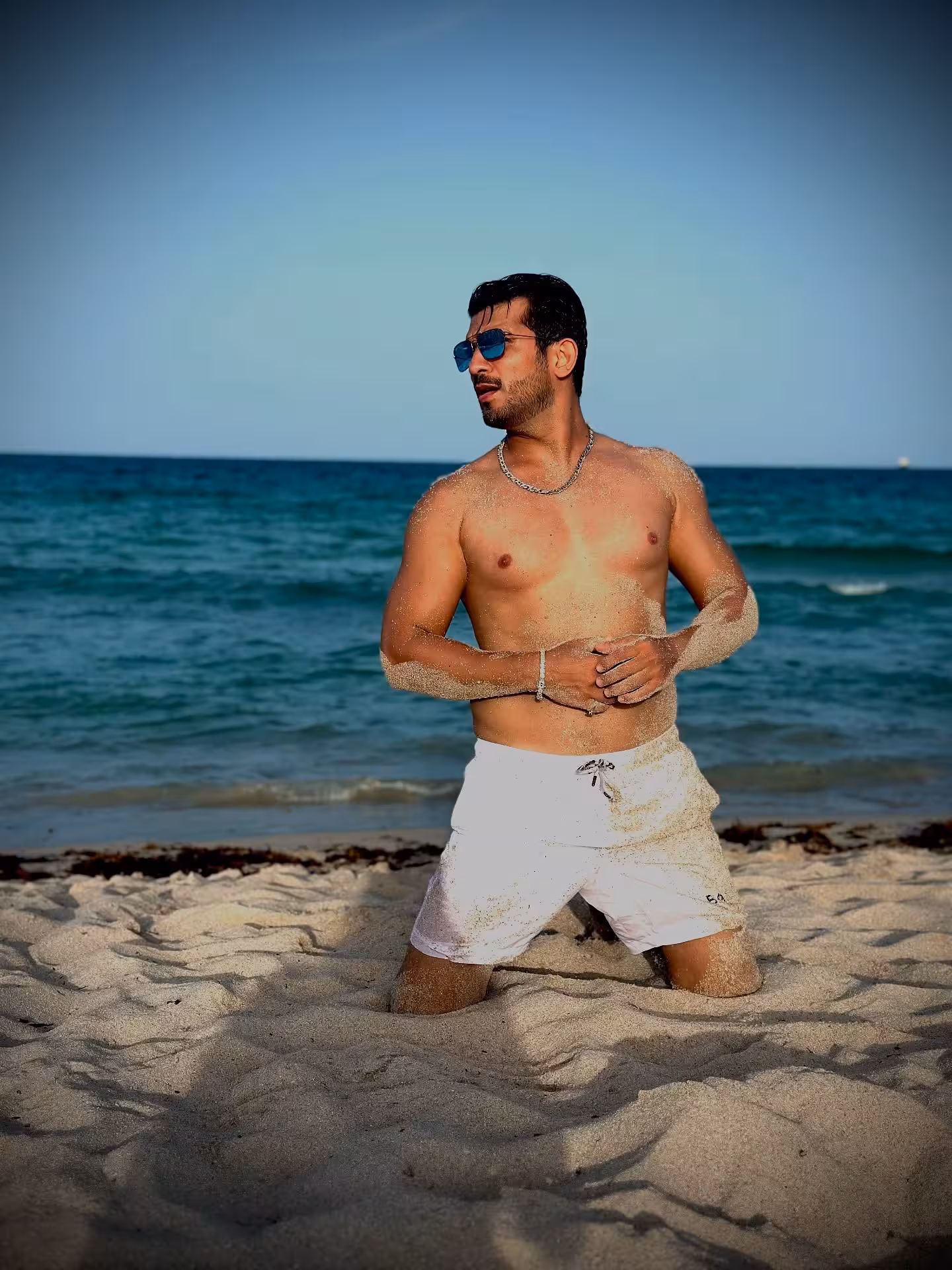 Arjun Bijlani stuns in his latest coastal snap, radiating summer vibes and chic look today!
