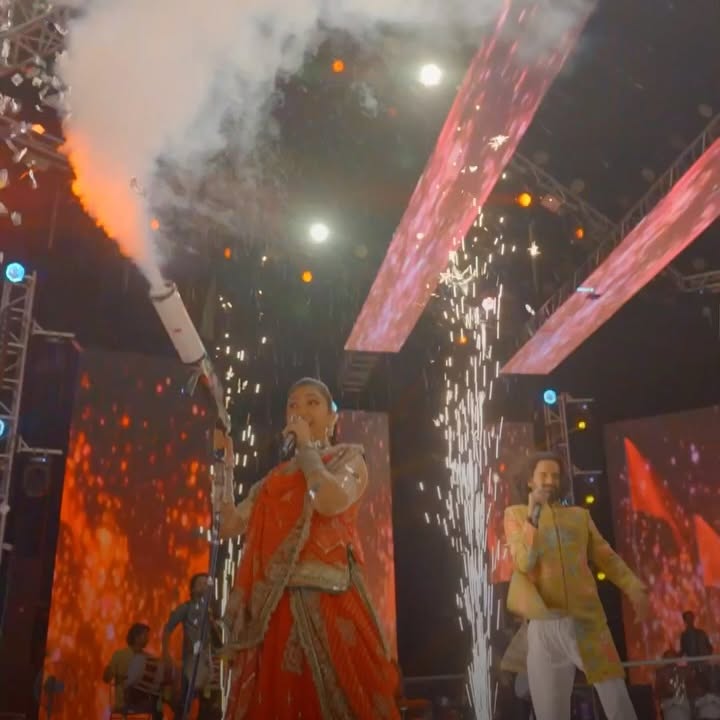 Bhoomi Trivedi And Keerthi Sagathia Live Fusion