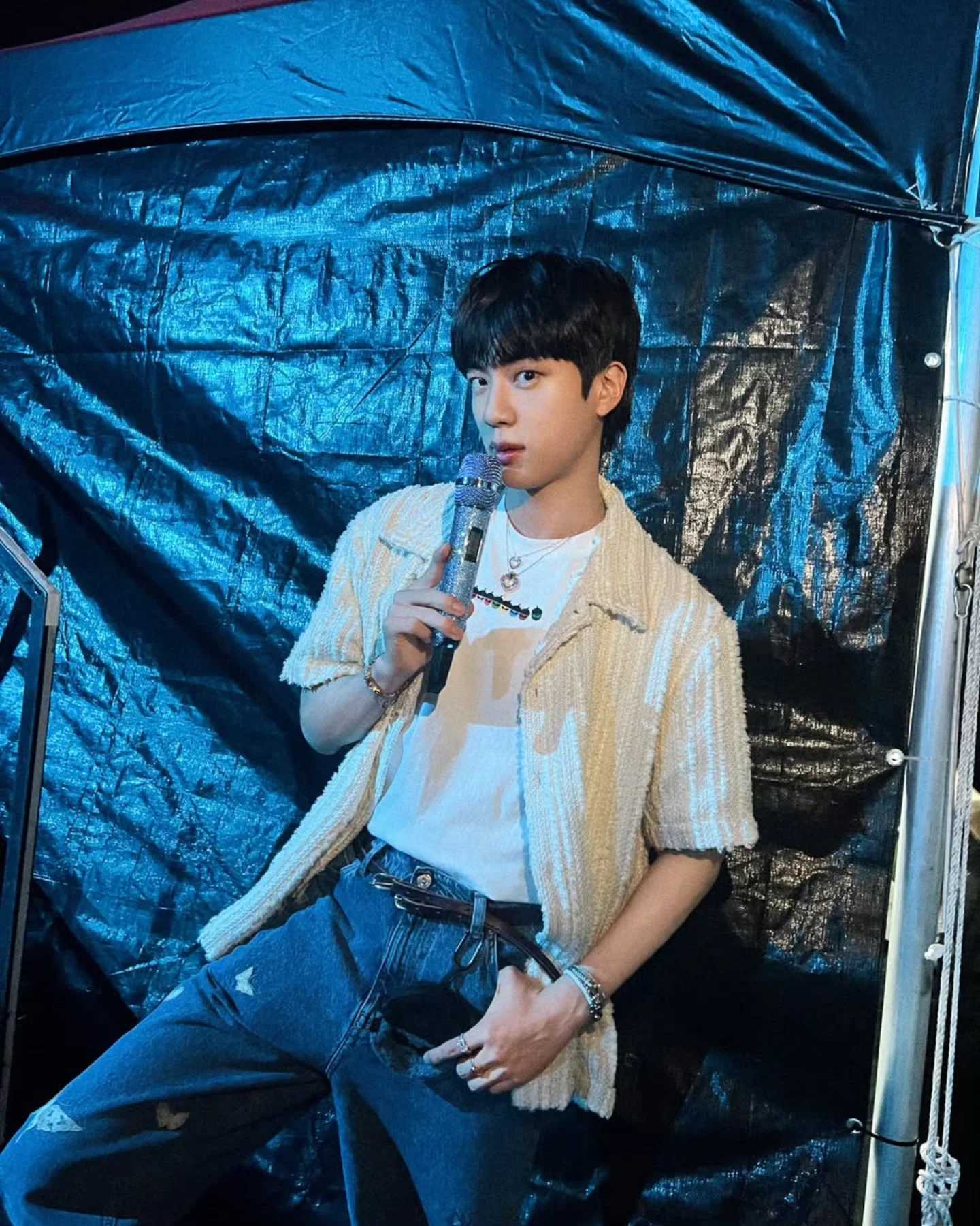 BTS’ Jin Shines At J-Hope Concert Night Jin dazzled fans at J-Hope’s concert with an electrifying show that rocked the evening.!!!