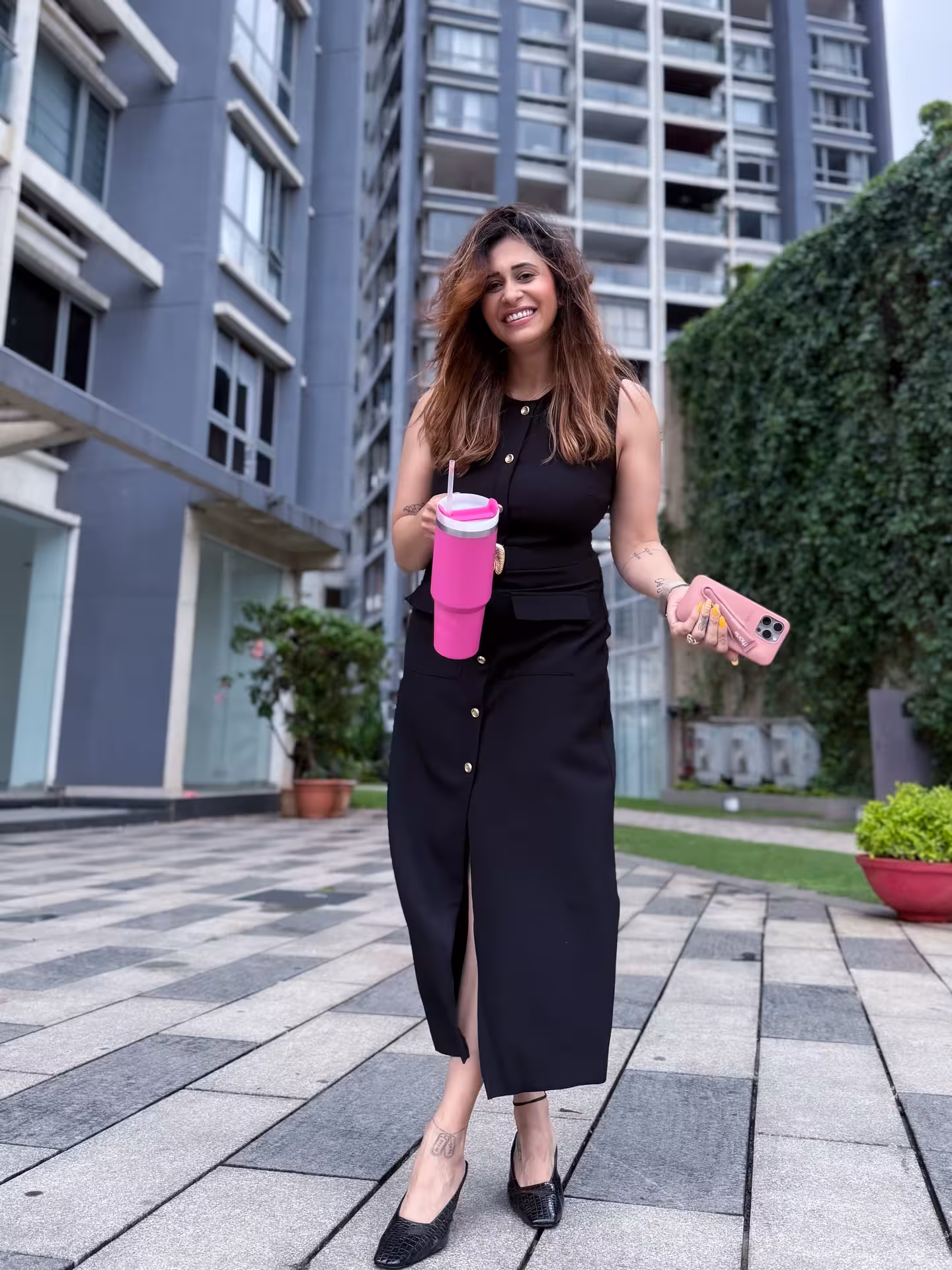 Candid Transformation Captured Kishwer Merchant Rai dazzles as her candid charm morphs into chic allure in blink of chic!