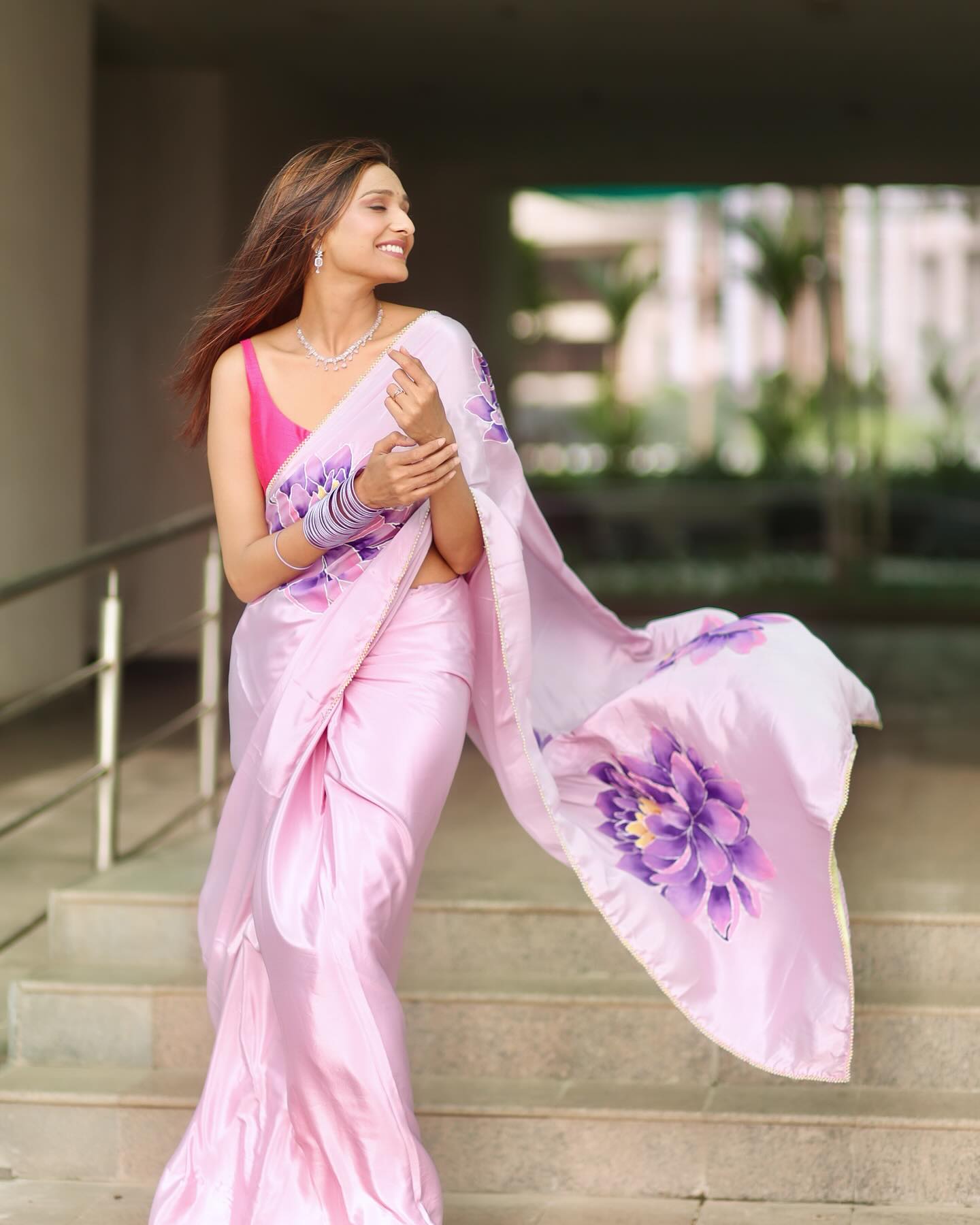 Celebrity Aishwarya Khare Wears Striking Solahkala