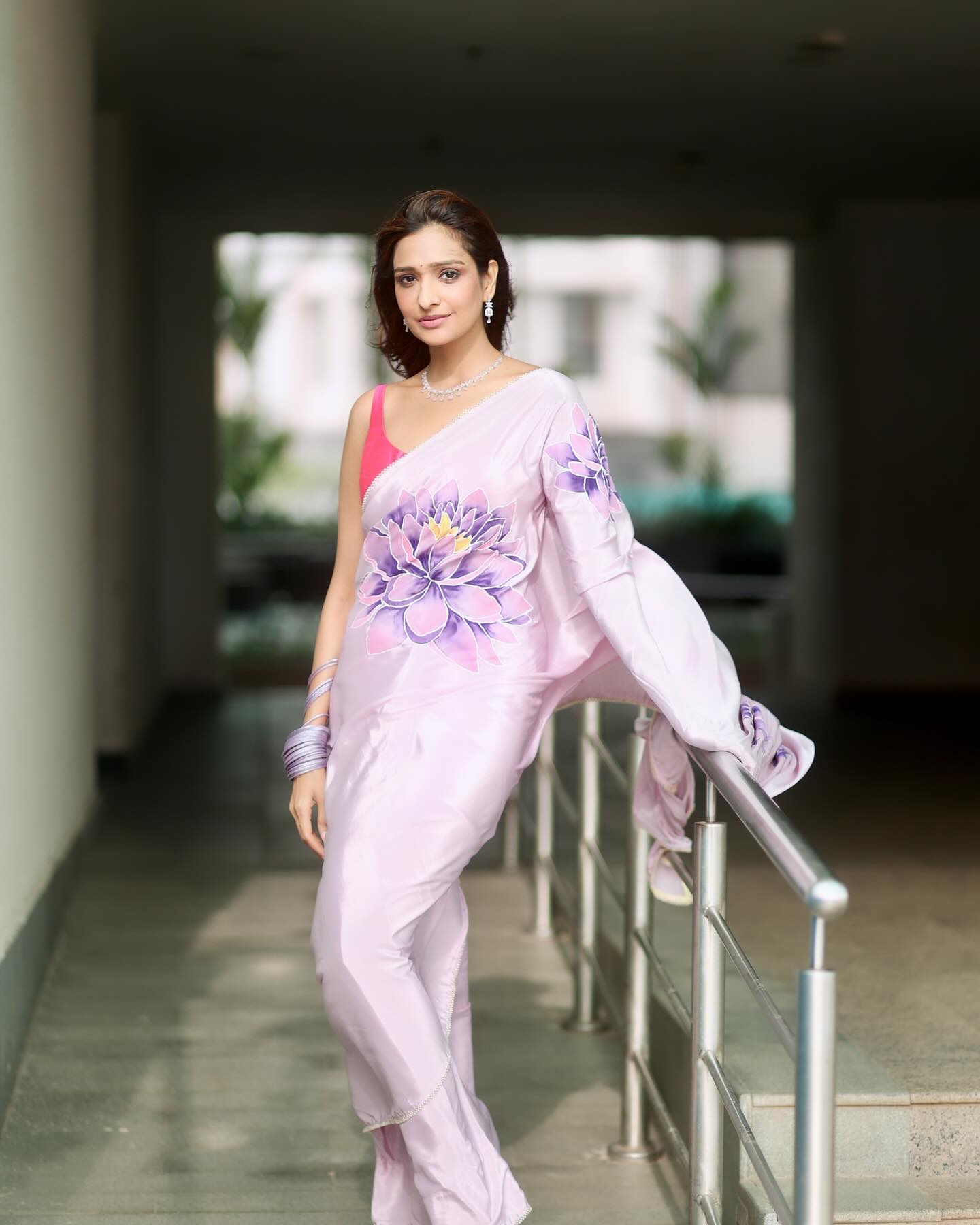 Celebrity Aishwarya Khare Wears Striking Solahkala