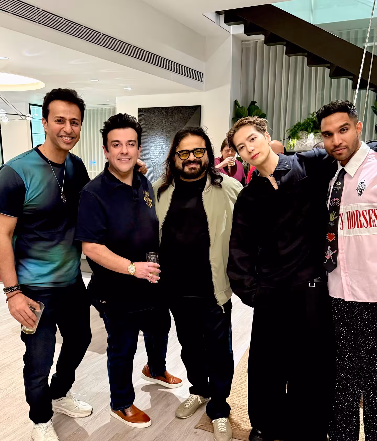 Celebrity Reunion: Old Friends and Global Stars
