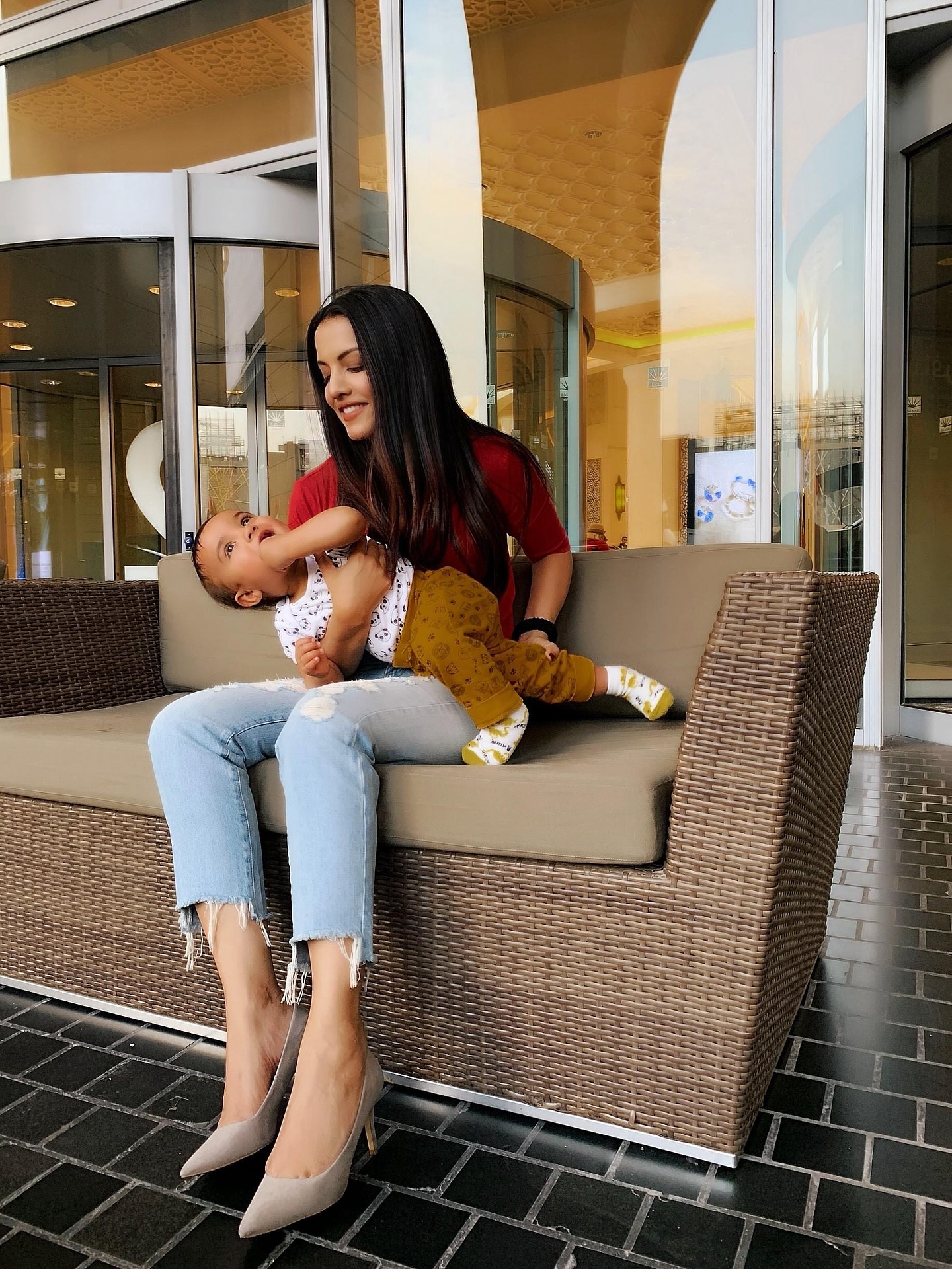 Celina Jaitly Battles Cholestasis In Twin Pregnancy