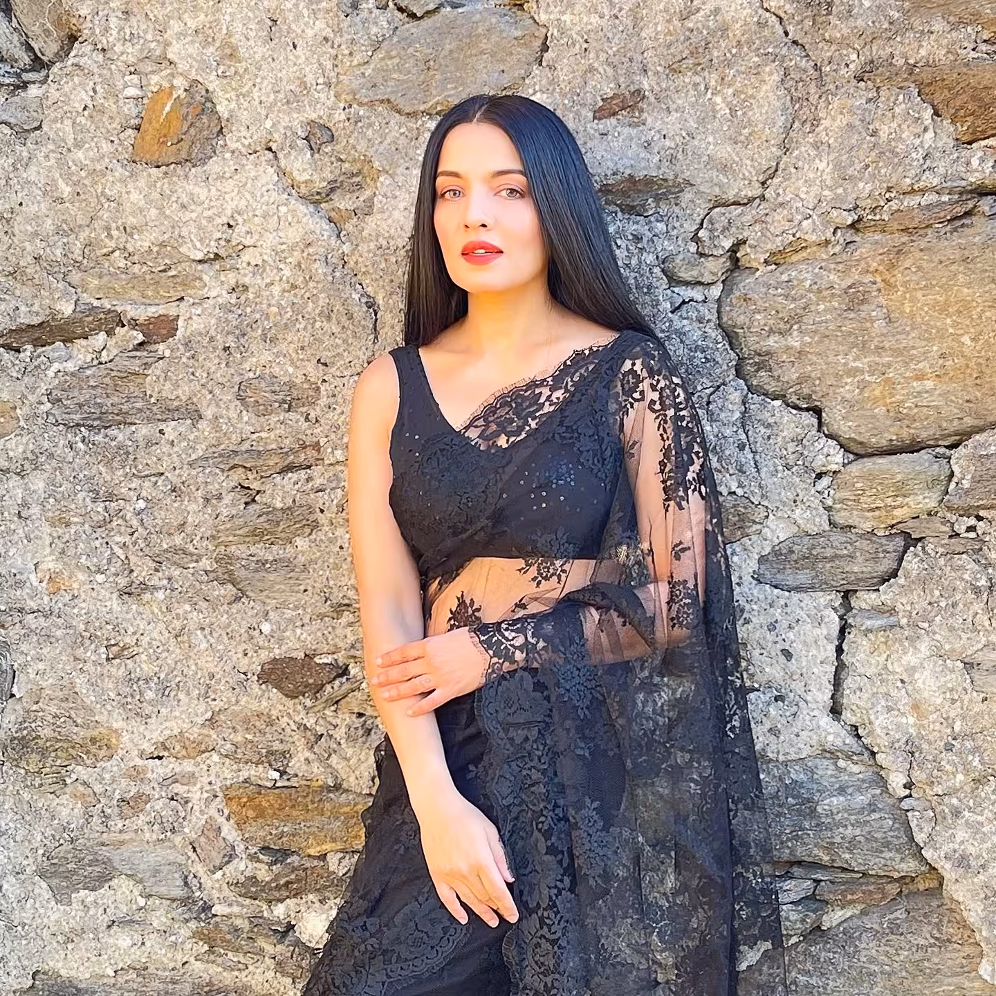 Celina Jaitly Celebrates Her Mother’s Saree Legacy Treasured memories of an army wife’s saree legacy shine through Celina’s heartfelt tribute.