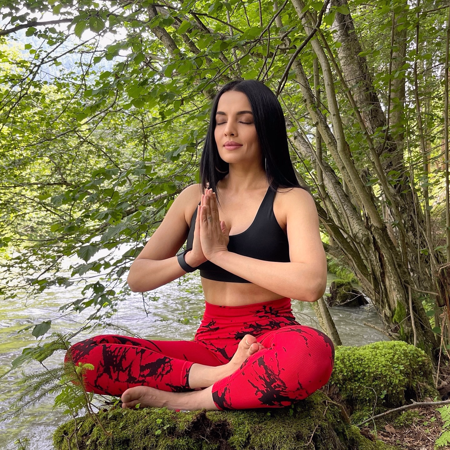 Celina Jaitly Embraces Yoga Journey From Mumbai beginnings to Austrian alpine retreats, her soul finds balance through yoga!!