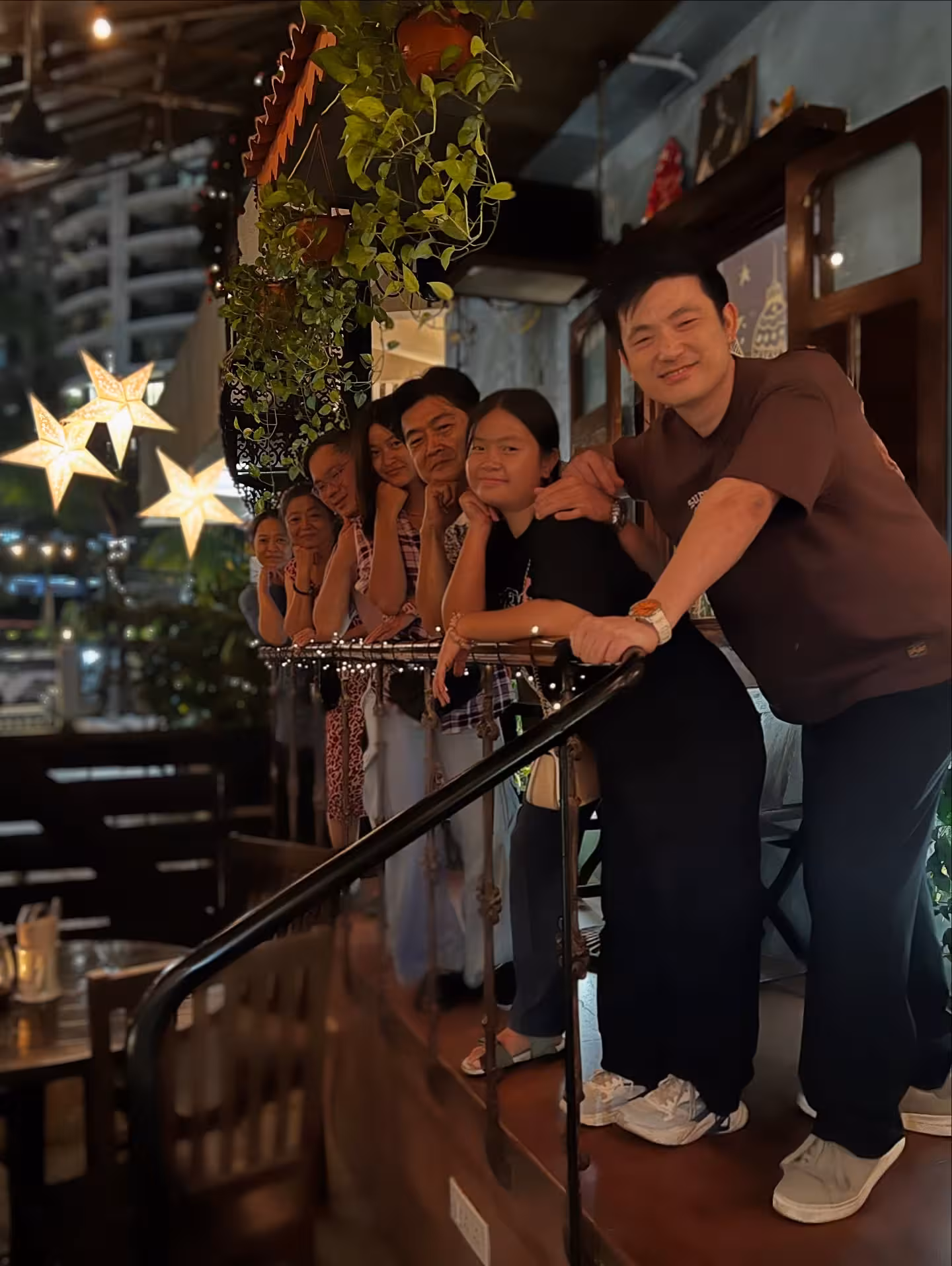 Cityscape Family Vibes in Mumbai Celebrity Family Outing & Urban Moments Shared by Meiyang Chang on Instagram in Mumbai!!!