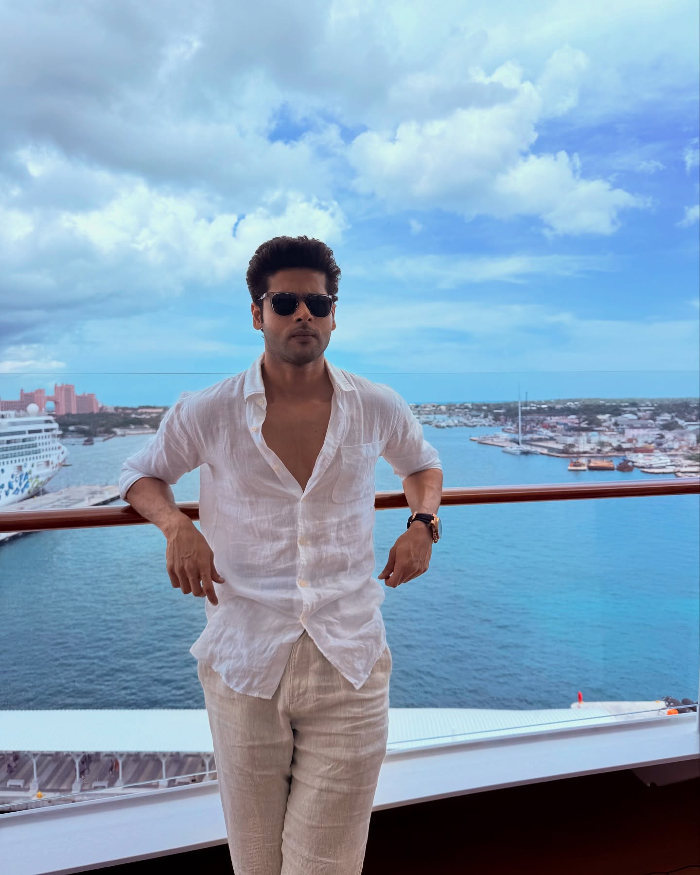 Dassani’s Bahamas Linen Look