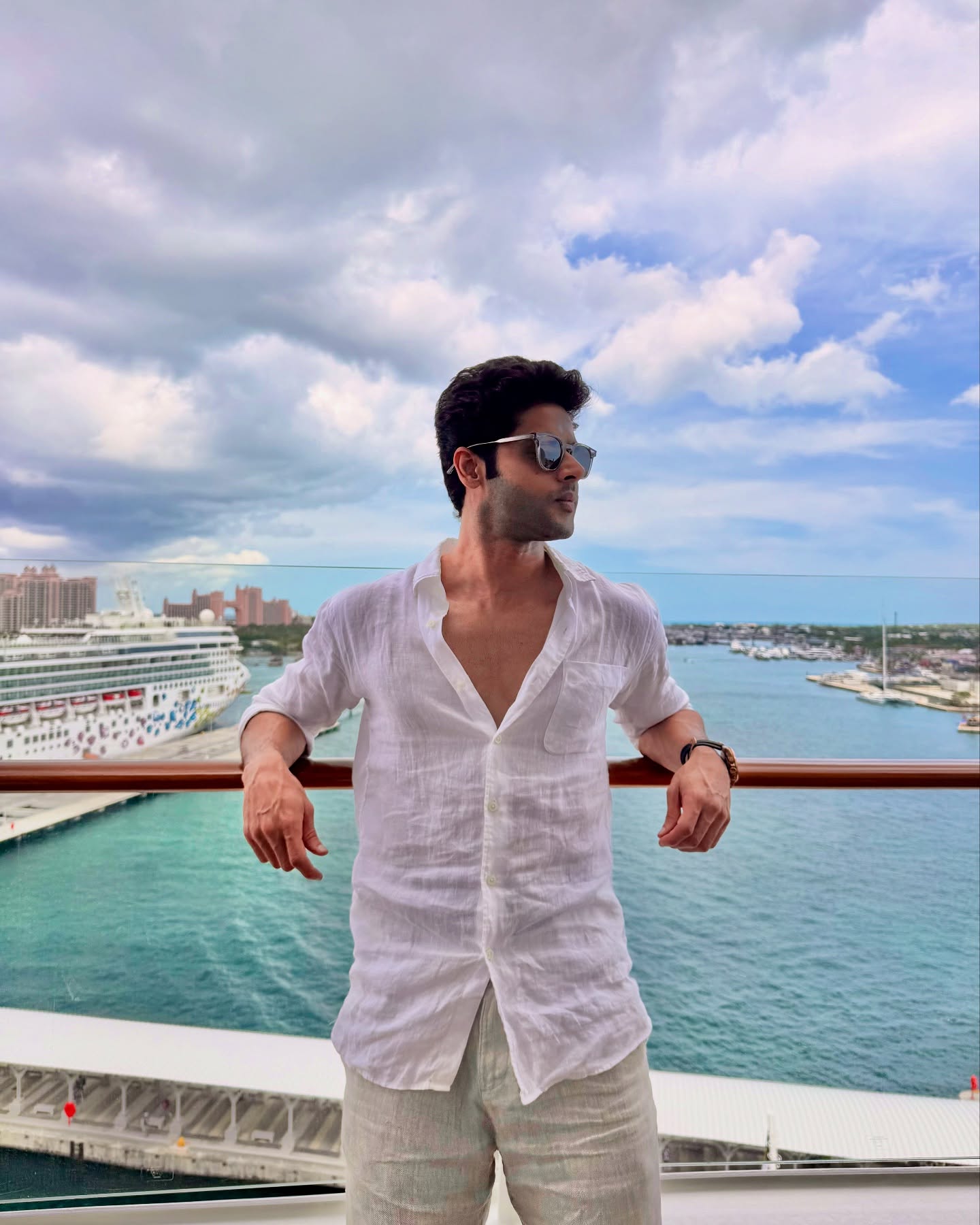 Dassani’s Bahamas Linen Look