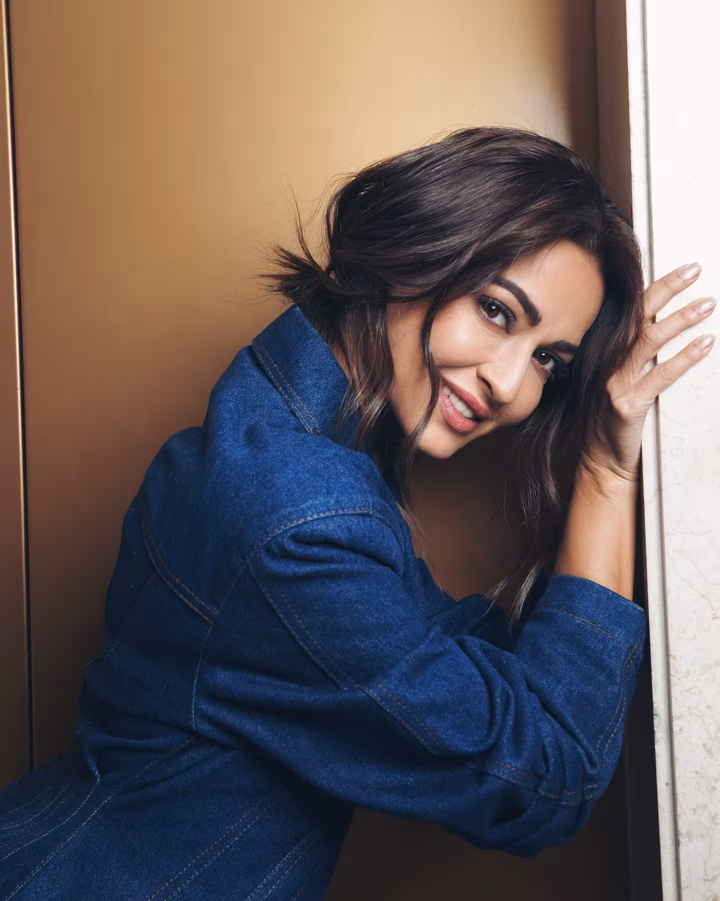 Denim Statement: Kriti Kharbanda Rocks Bold Combo Kriti Kharbanda stuns in head-to-toe denim, sharply styled by her elite creative team now!