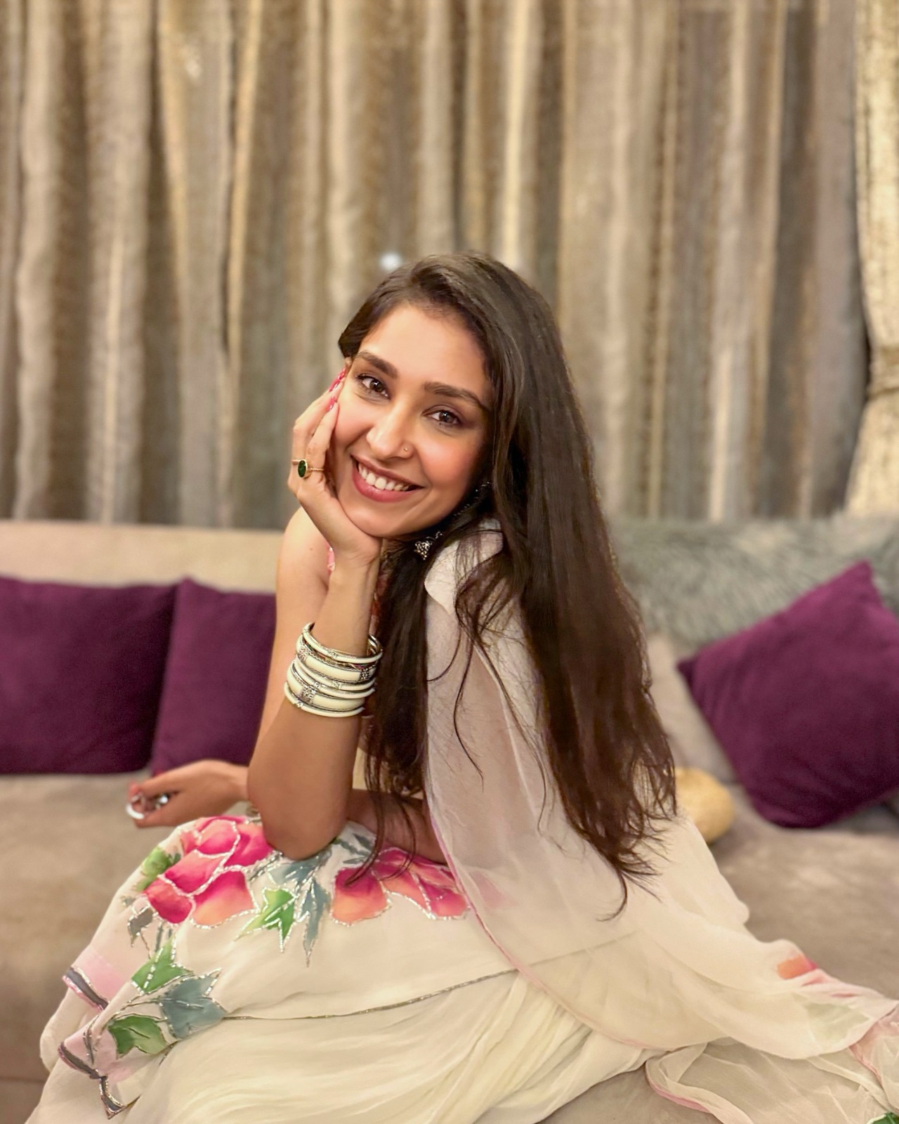 Desi Girl Fashion Shines In Ethnic Wear
