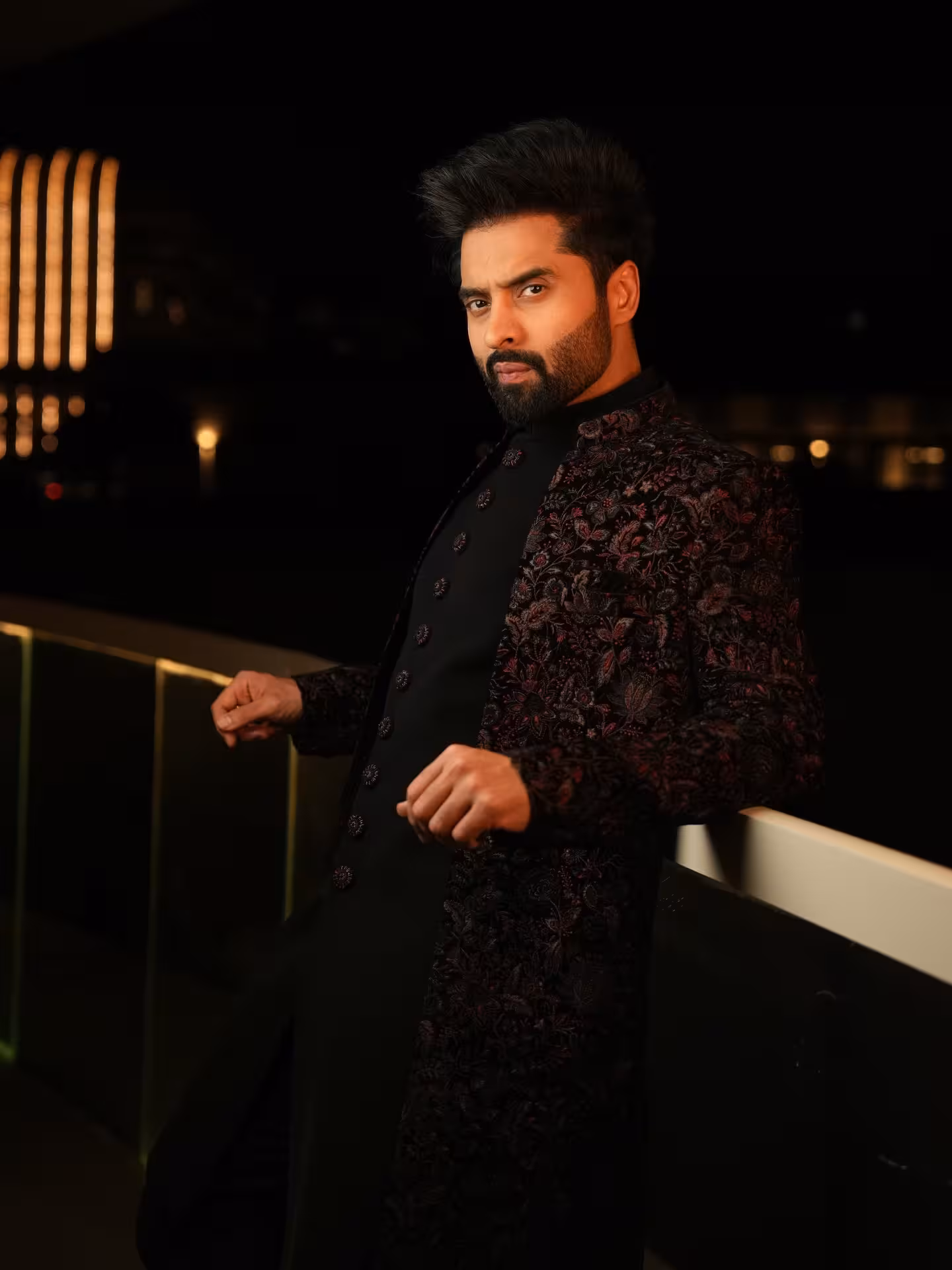 Jackky Bhagnani shows a mix of traditional charm with modern elegance, impeccably styled!