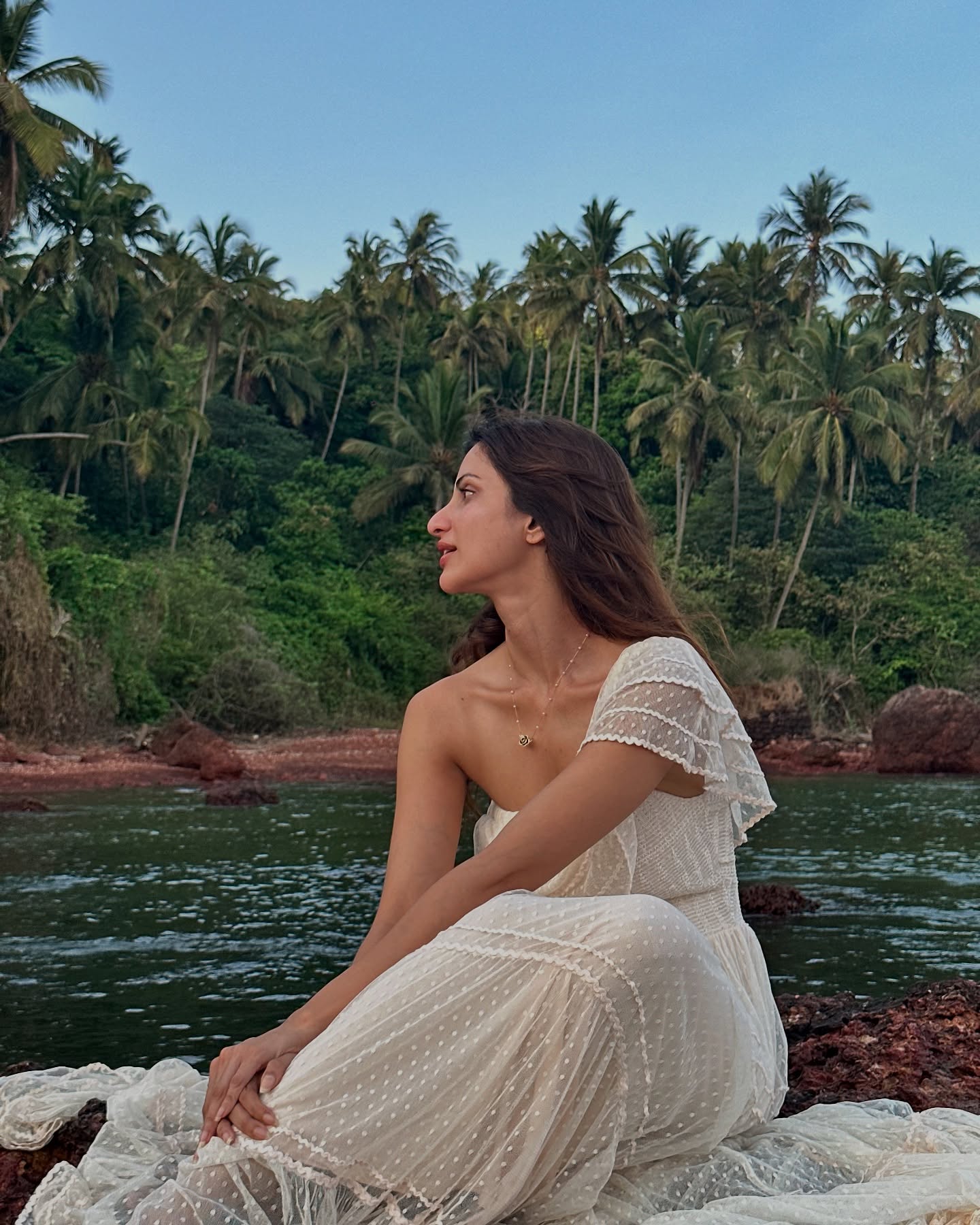 Diksha Singh Embraces Home Vibes