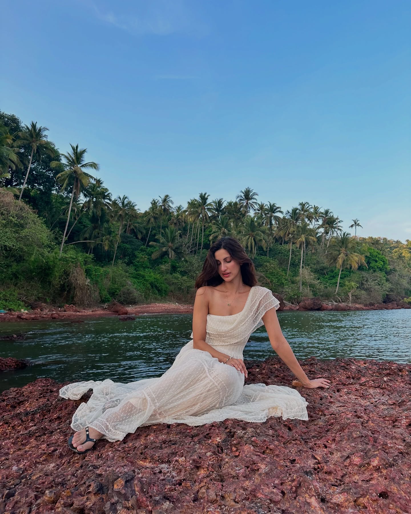 Diksha Singh Embraces Home Vibes