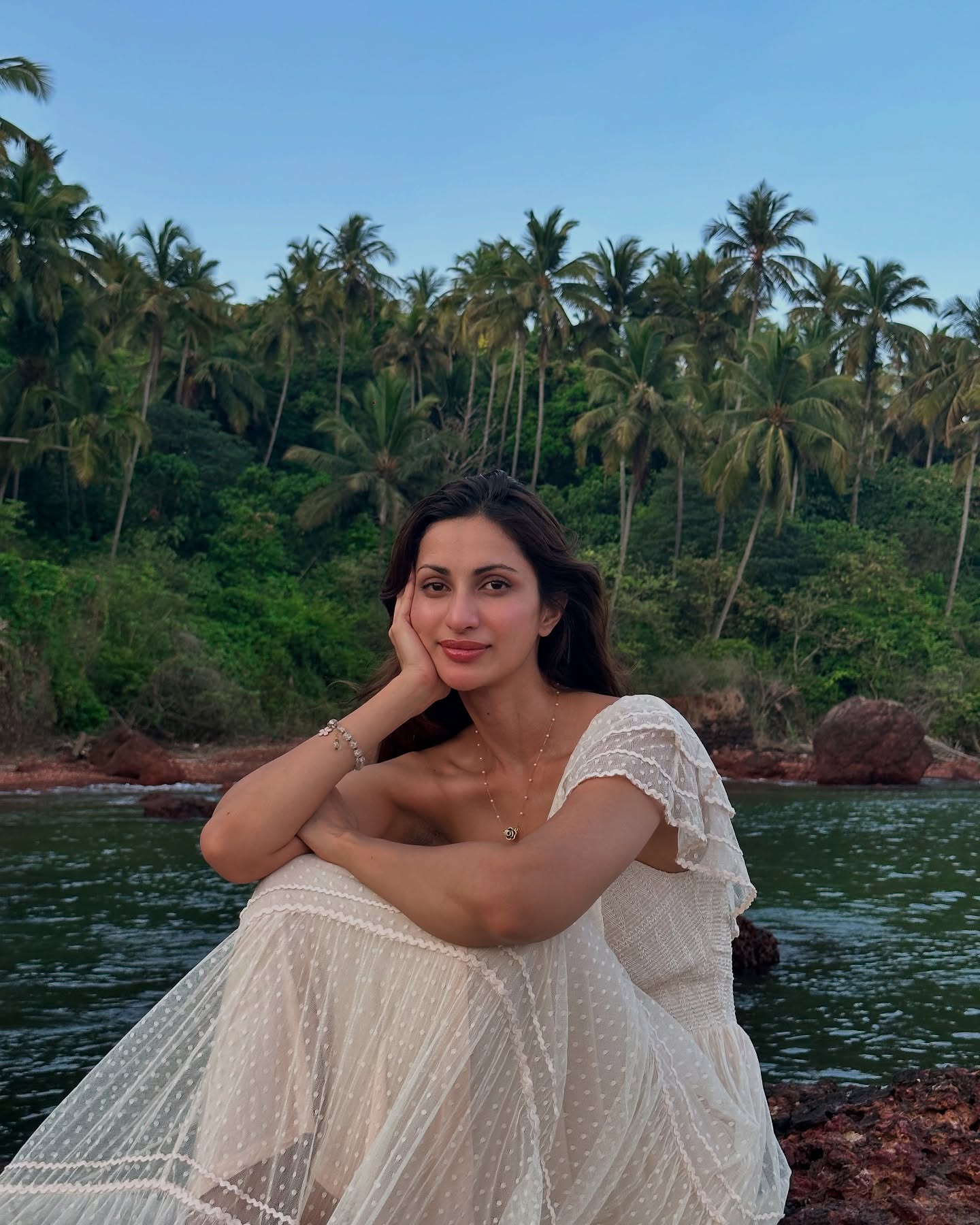 Diksha Singh Embraces Home Vibes