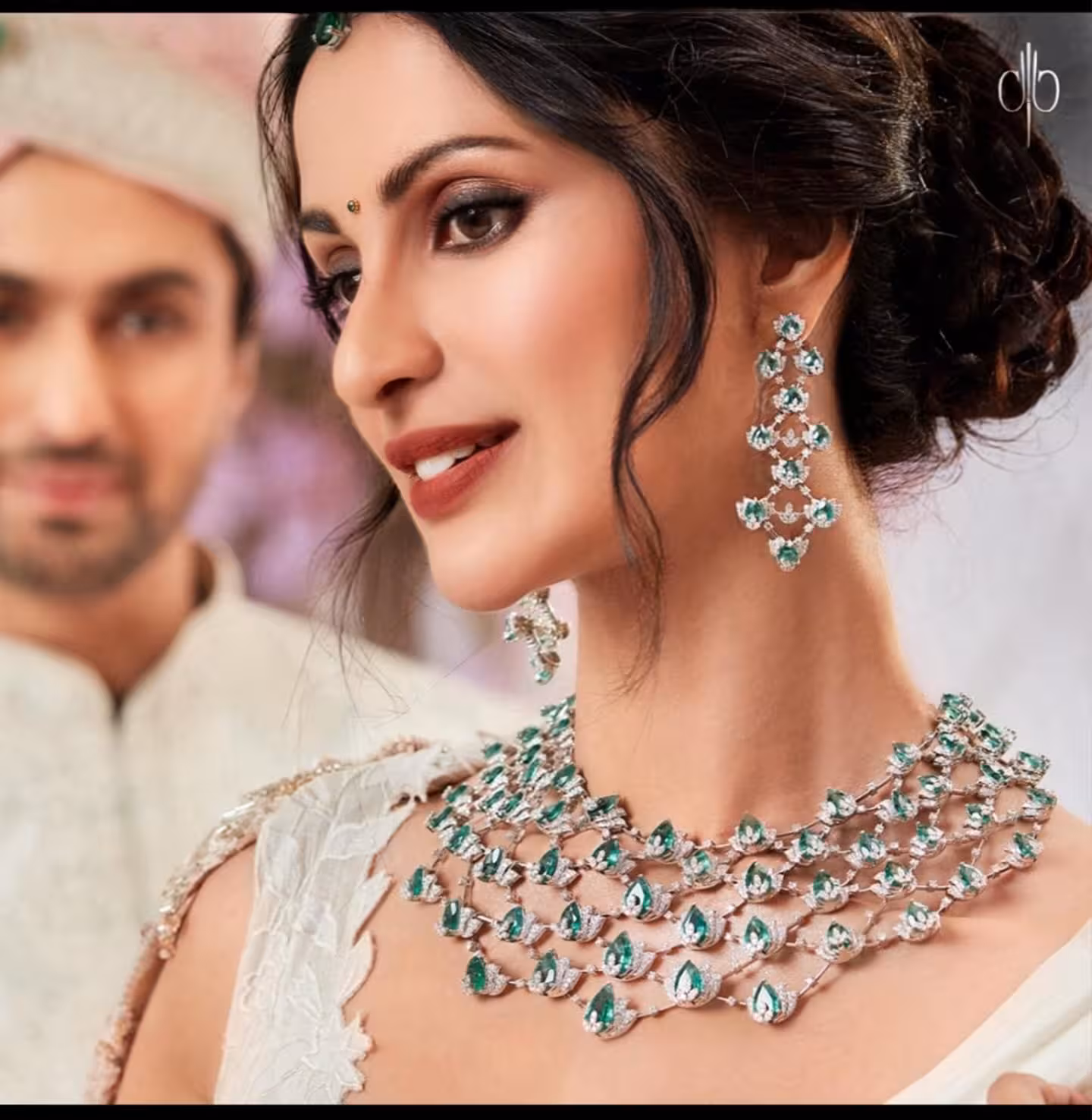 Diksha Singh’s Swan Si Mehbooba Look Celebrity icon Diksha Singh stuns in a celestial ensemble, merging art with modern flair.!