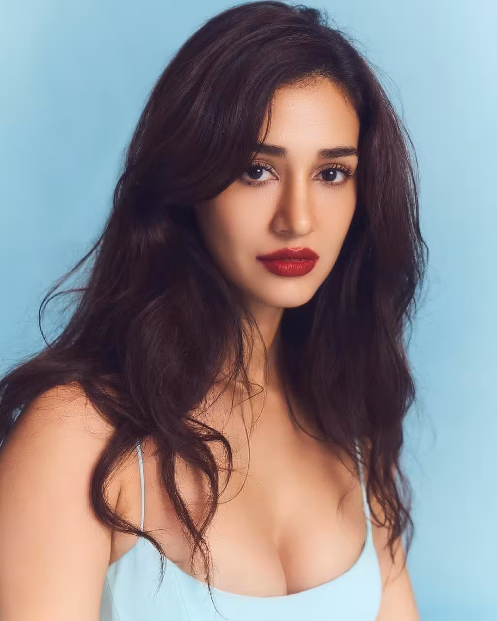 Dishapatani Sparks Sizzling Trend