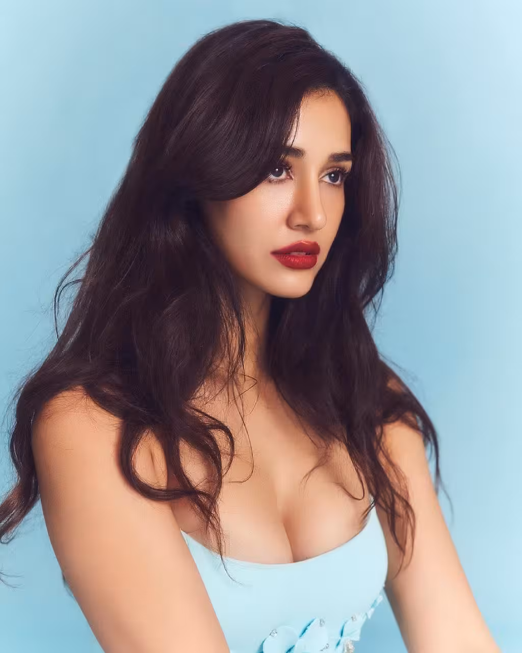 Dishapatani Sparks Sizzling Trend