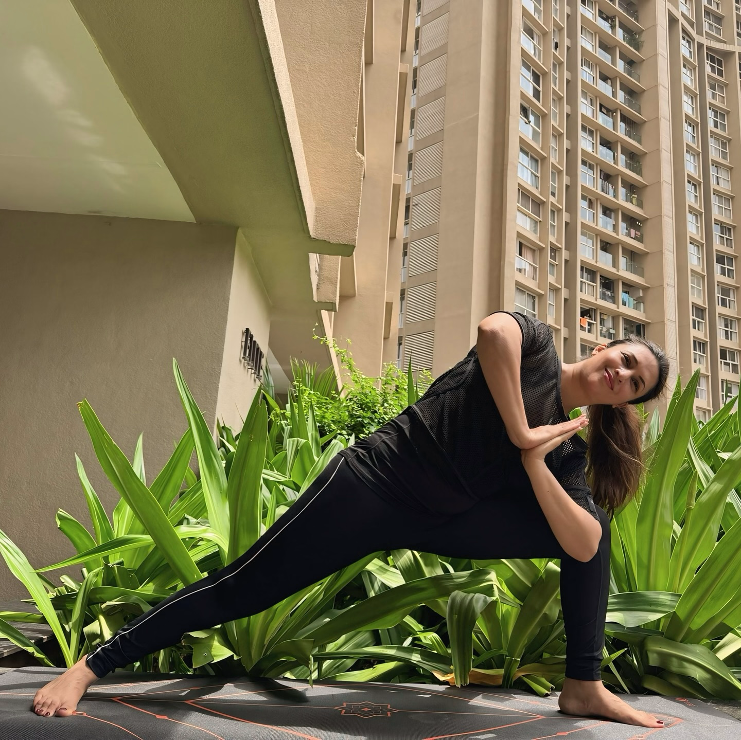 Divyanka Honors Yoga Day With Warm Wishes