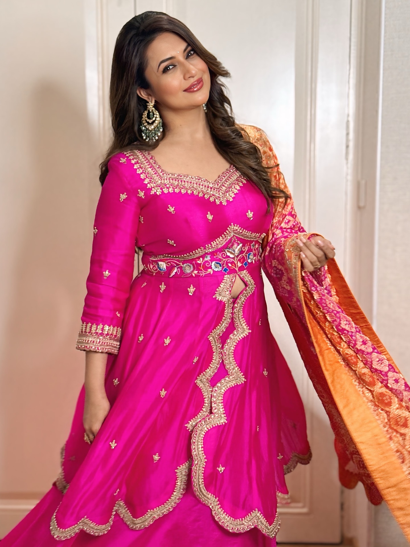 Divyanka Photobomb Stuns In Candid Clicks