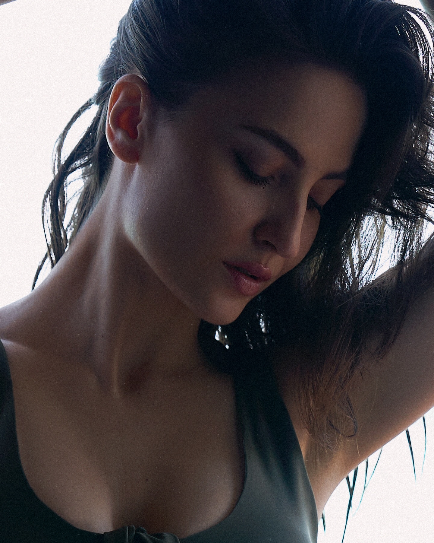 Elli Avram Radiates Tropical Vibes