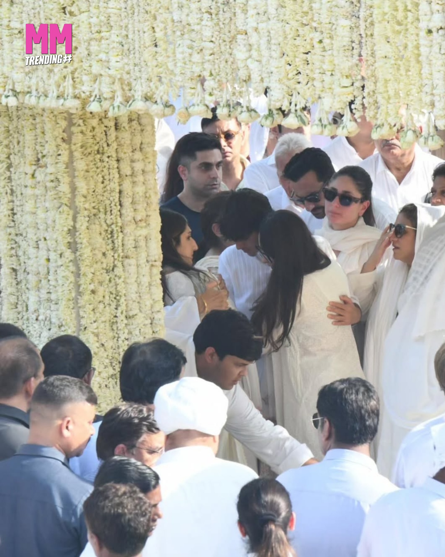 Emotional Farewell at Sunjay Kapur Funeral