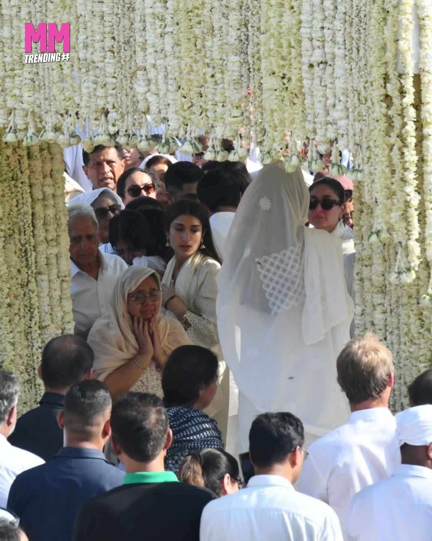 Emotional Farewell at Sunjay Kapur Funeral